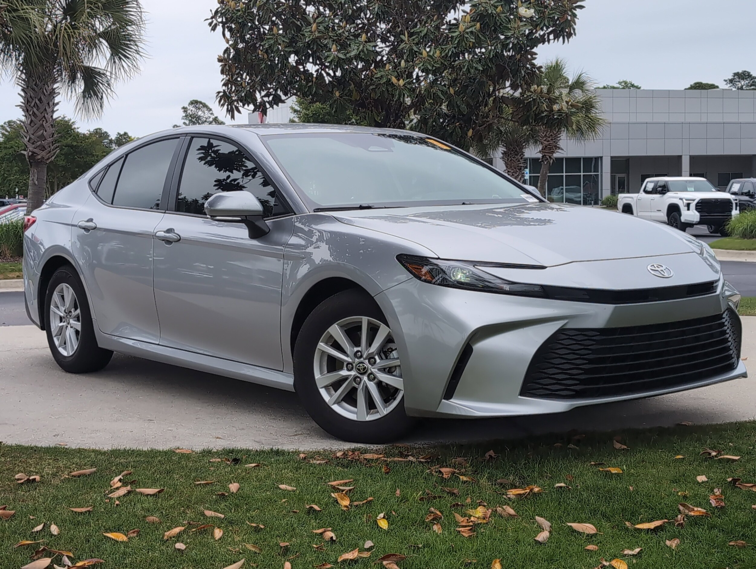 2025 Toyota Camry LE photo 2