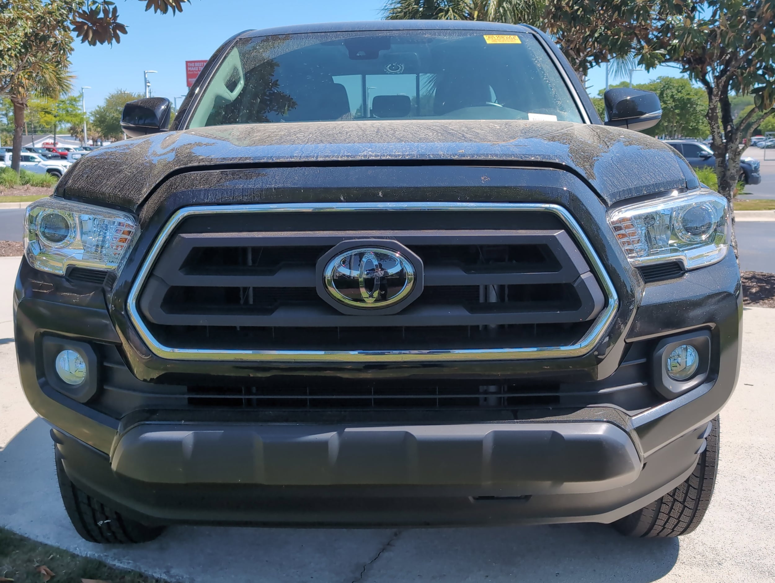 2023 Toyota Tacoma 4WD SR5 photo 3