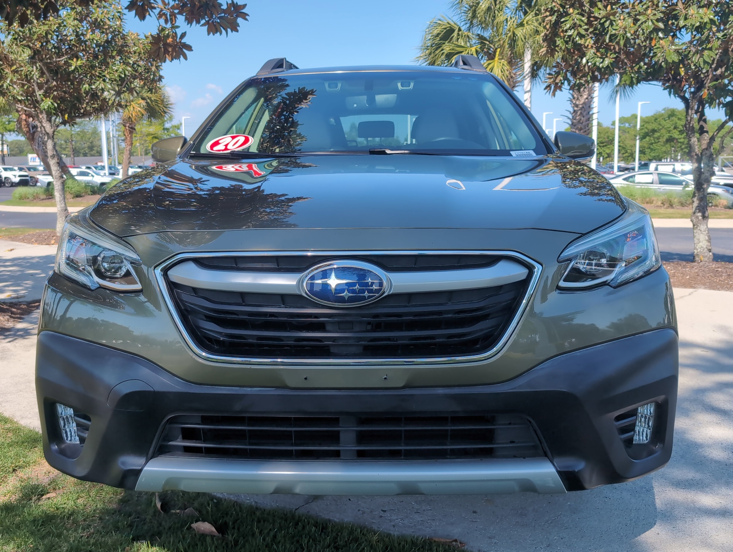 2020 Subaru Outback Limited photo 2