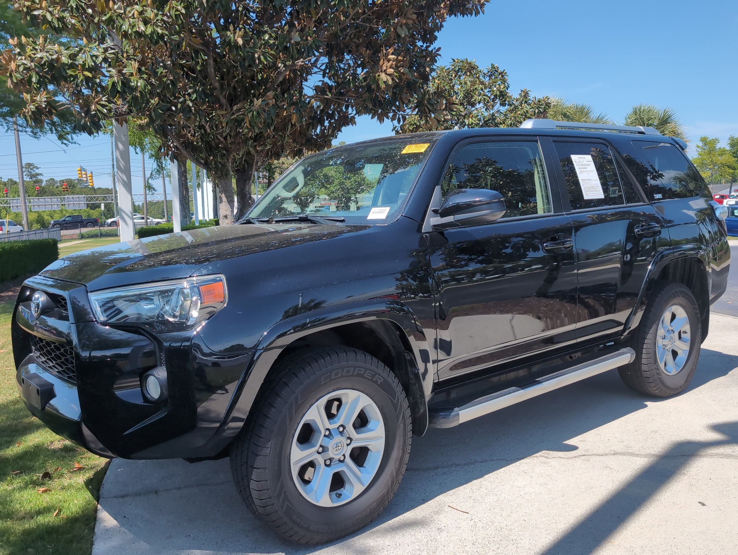 2016 Toyota 4Runner SR5 photo 5