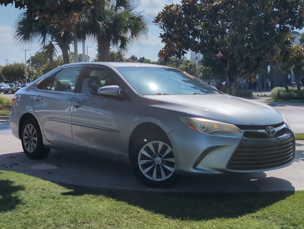 Used 2017 Toyota Camry LE Sedan