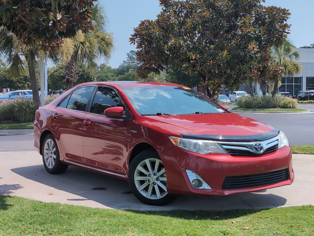 Used 2012 Toyota Camry Hybrid XLE Sedan