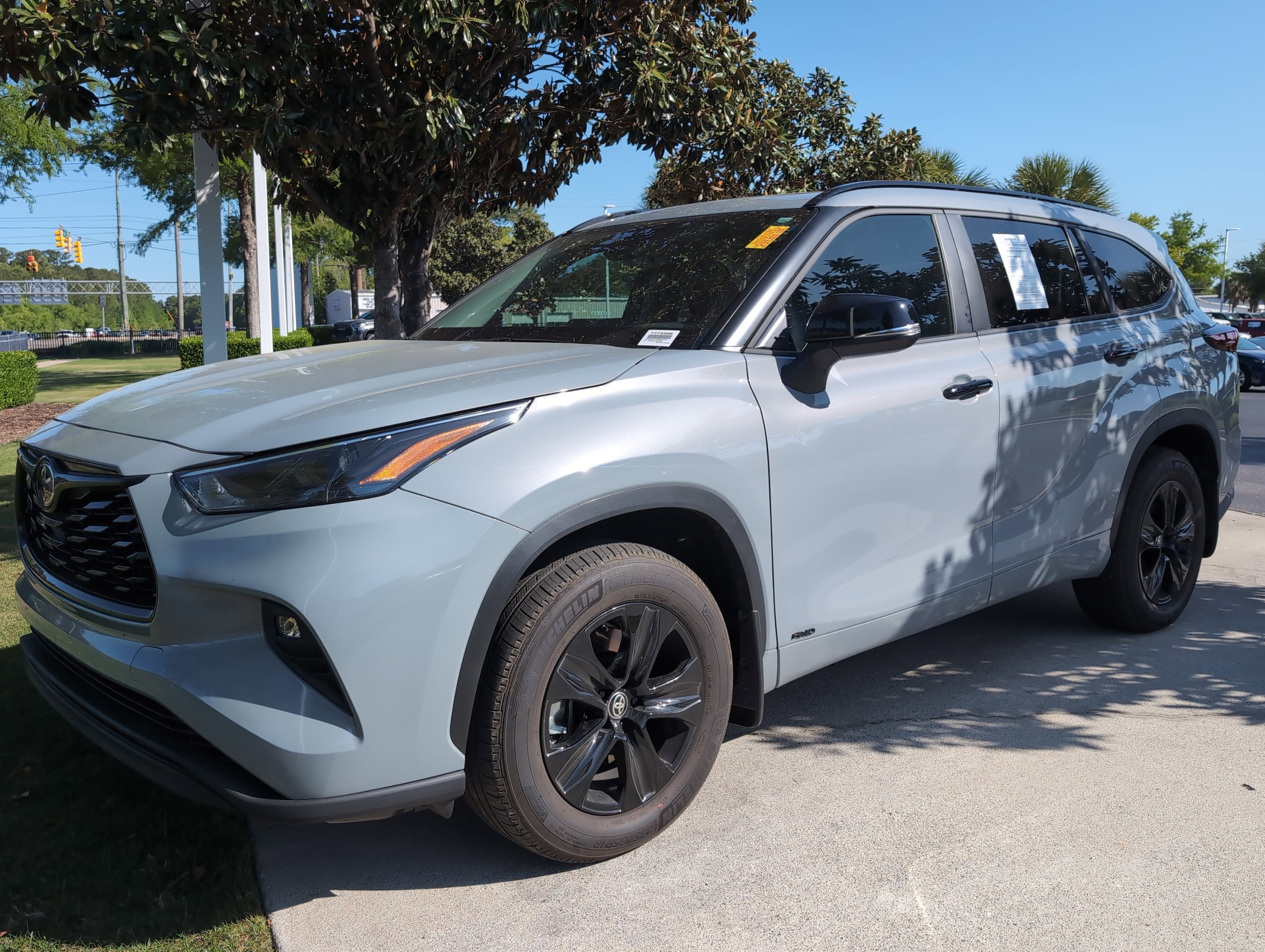 2025 Toyota Highlander Hybrid XLE Nightshade photo 5