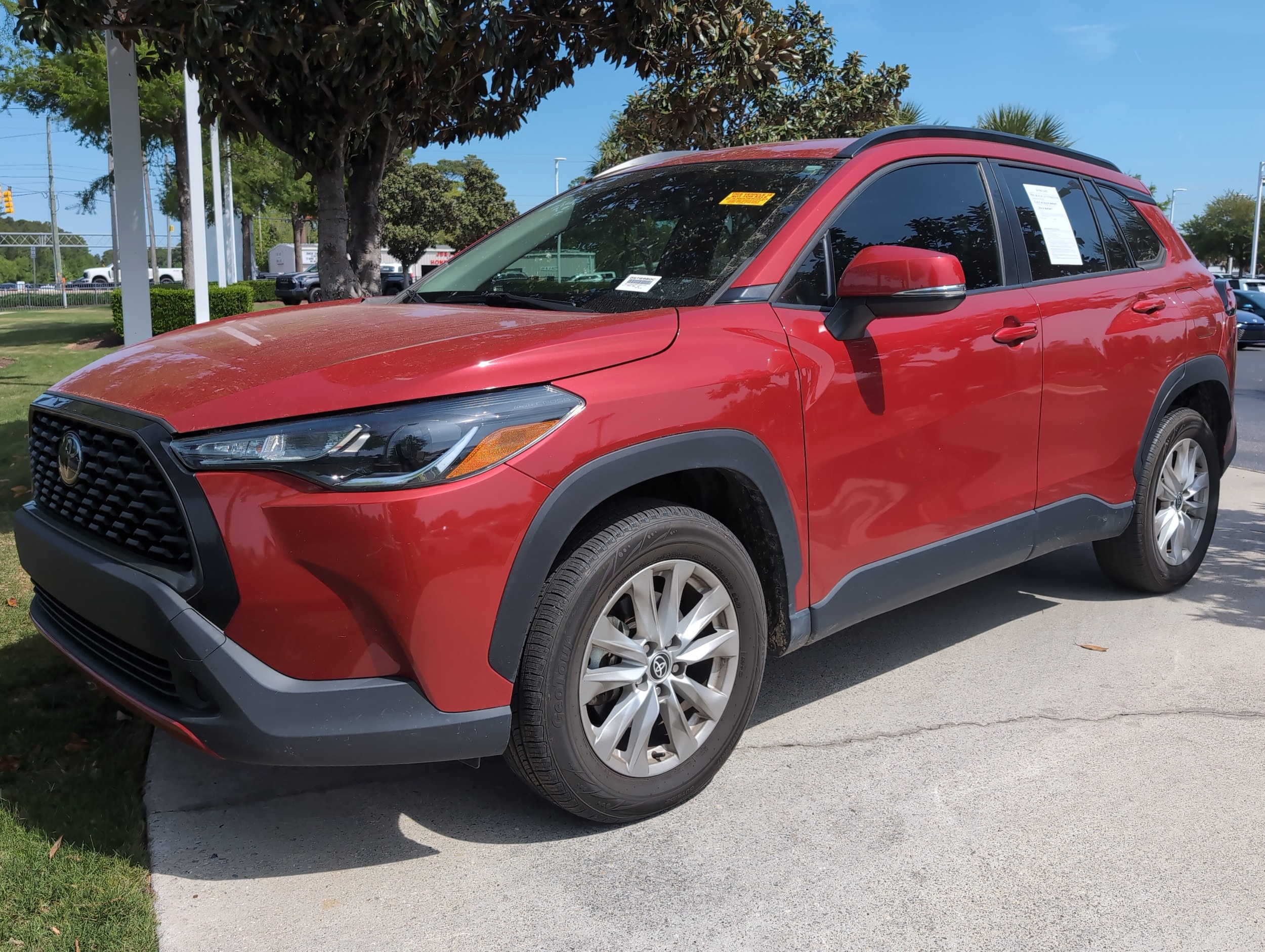 2022 Toyota Corolla Cross LE photo 5