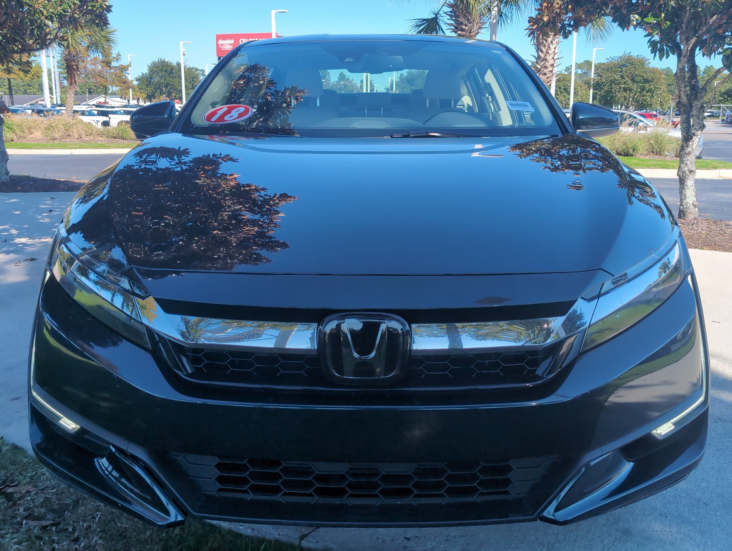 2018 Honda Clarity Plug-In Hybrid Touring photo 2