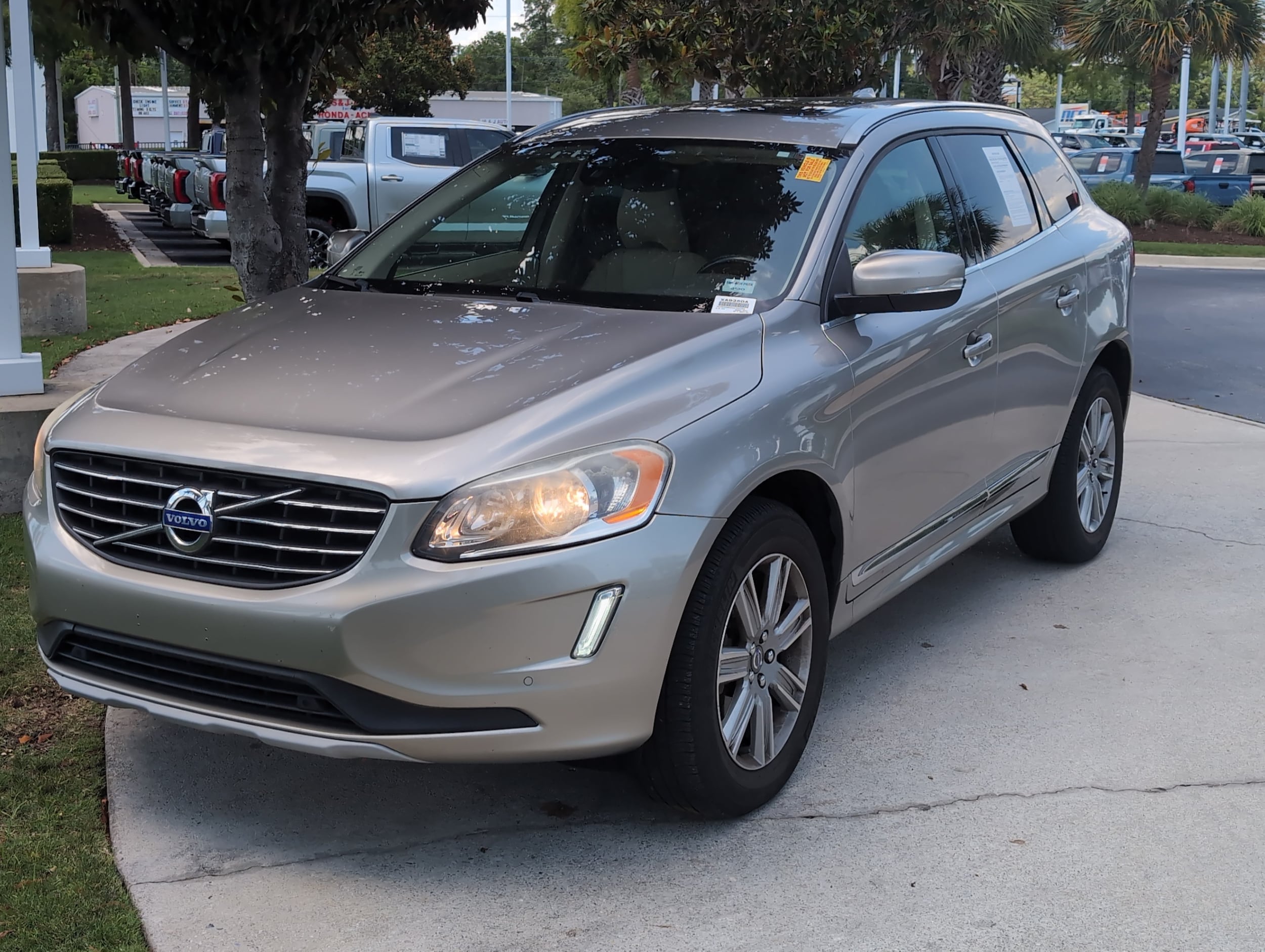 Volvo XC60 T6