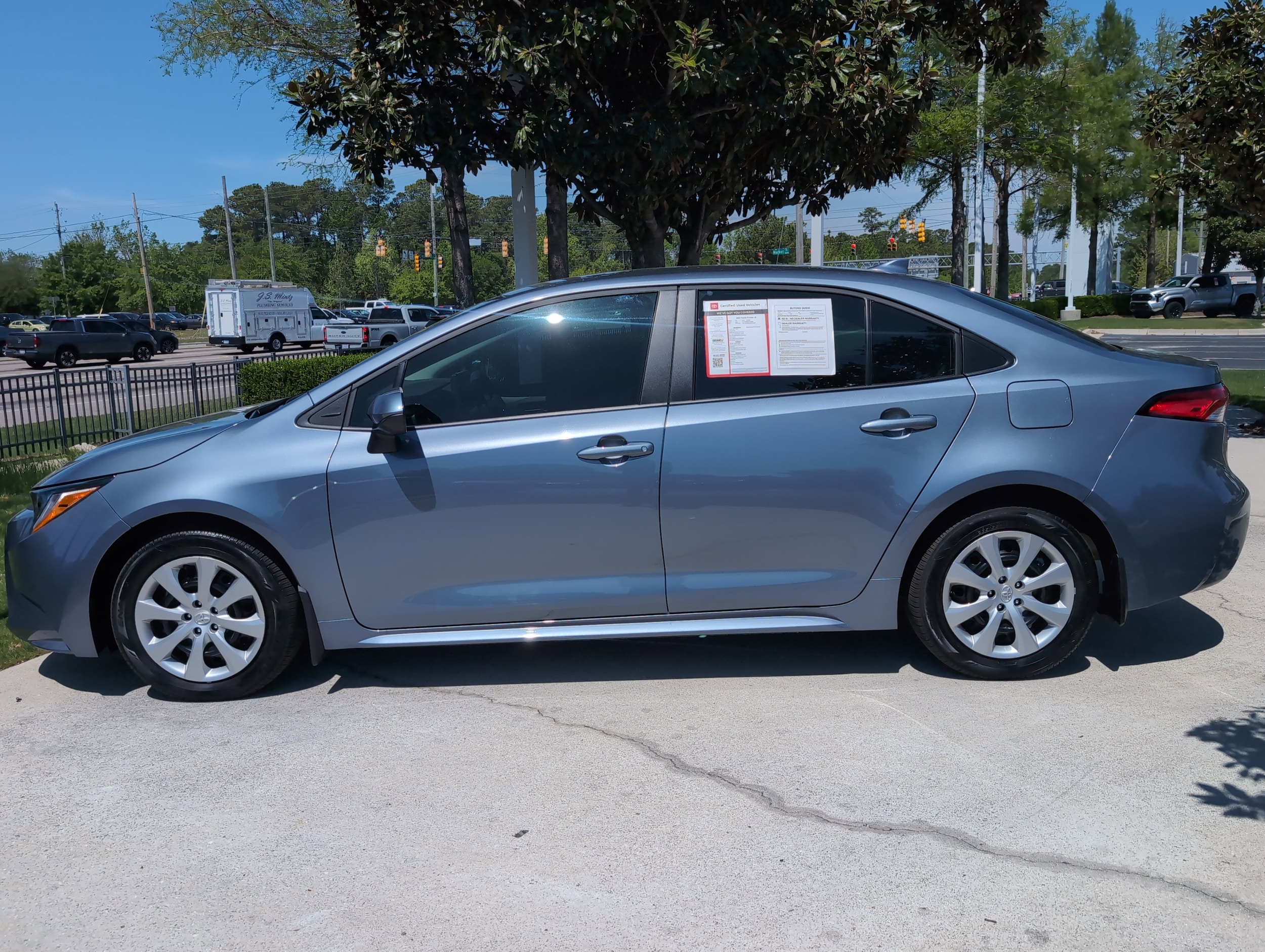 2025 Toyota Corolla LE photo 6