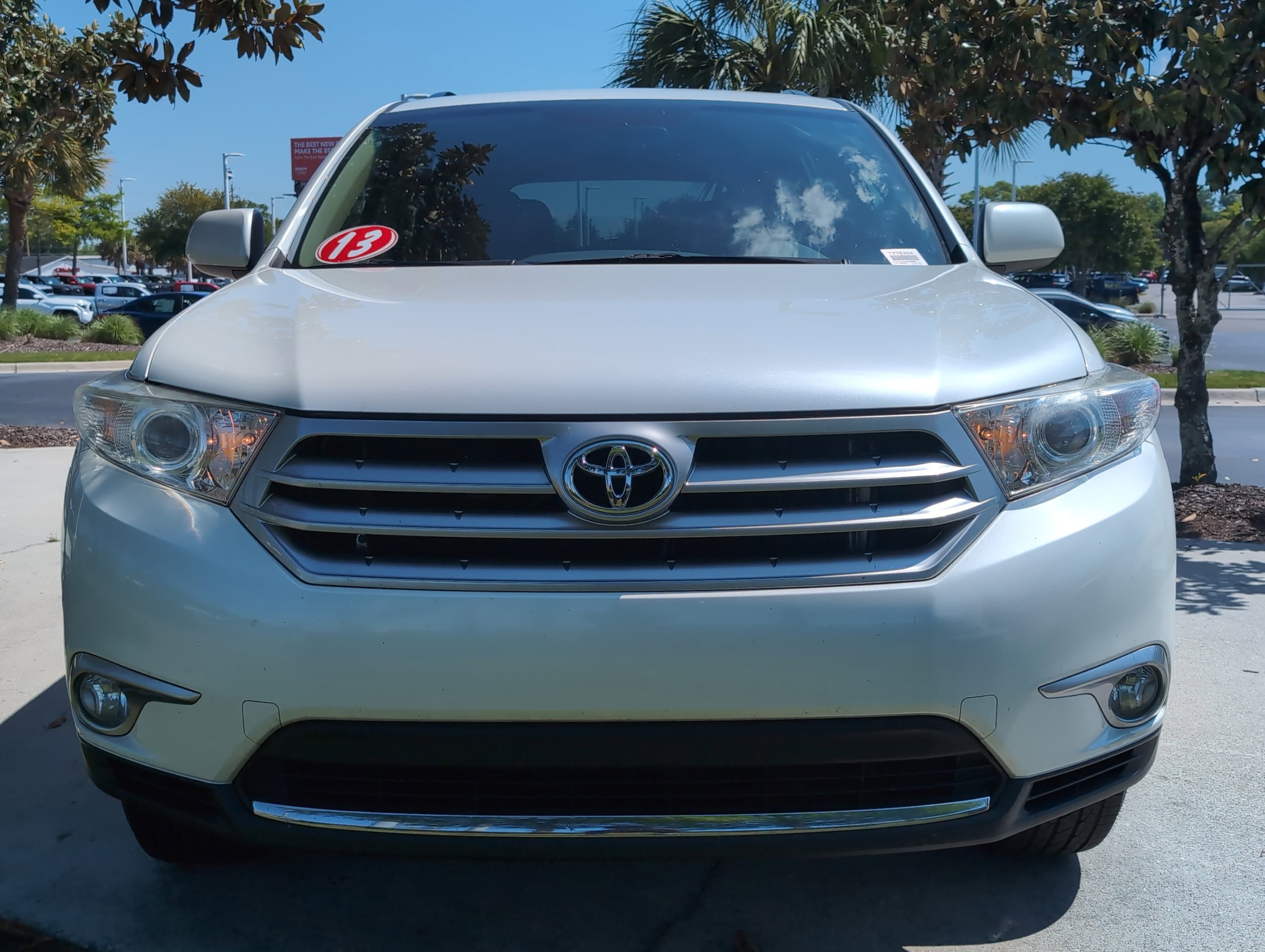 2013 Toyota Highlander SE photo 2