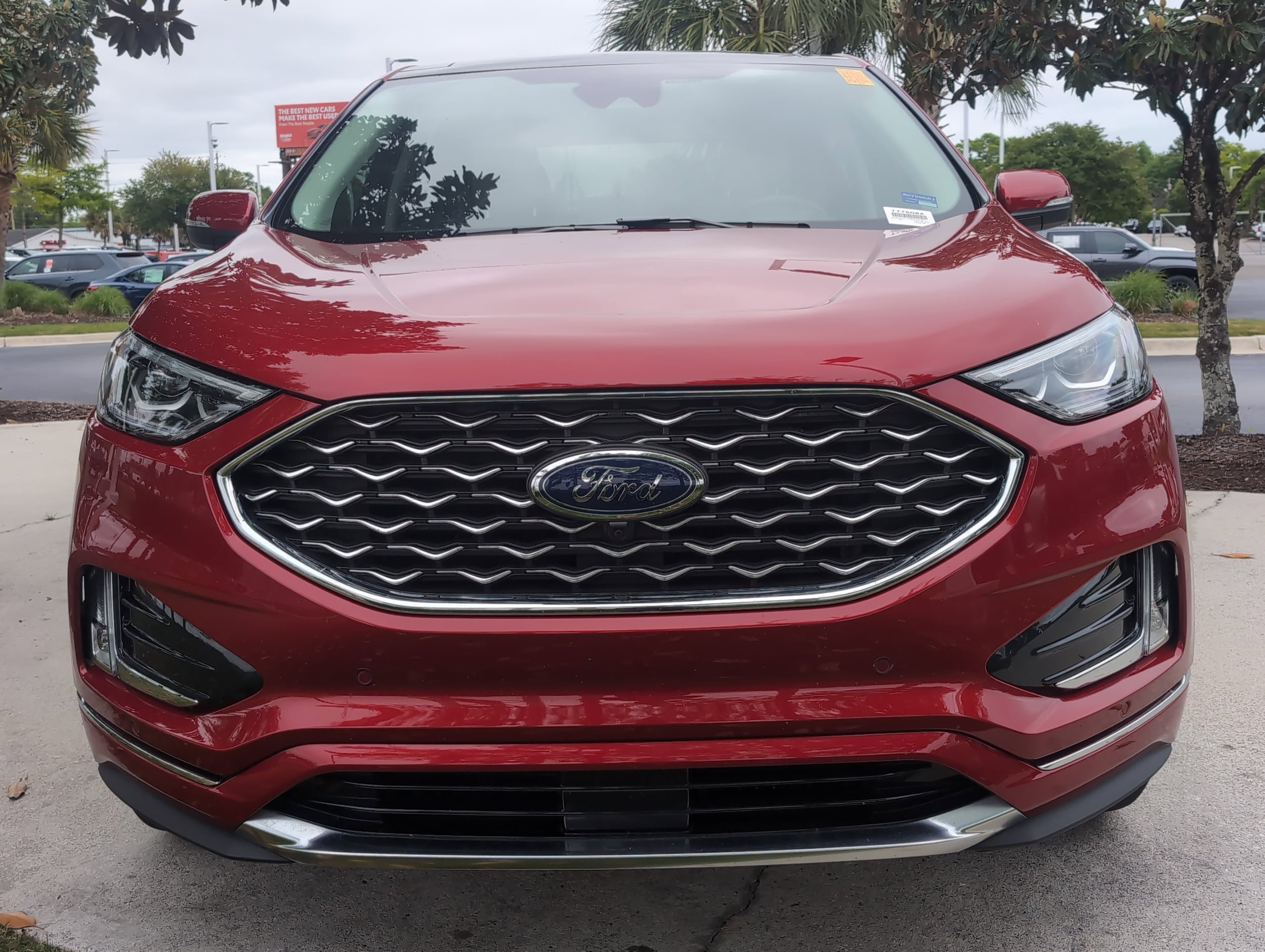 2024 Ford Edge Titanium photo 2