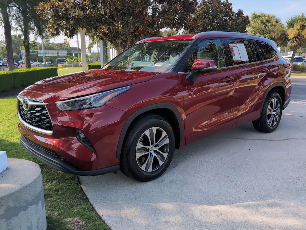 Used 2022 Toyota Highlander XLE SUV