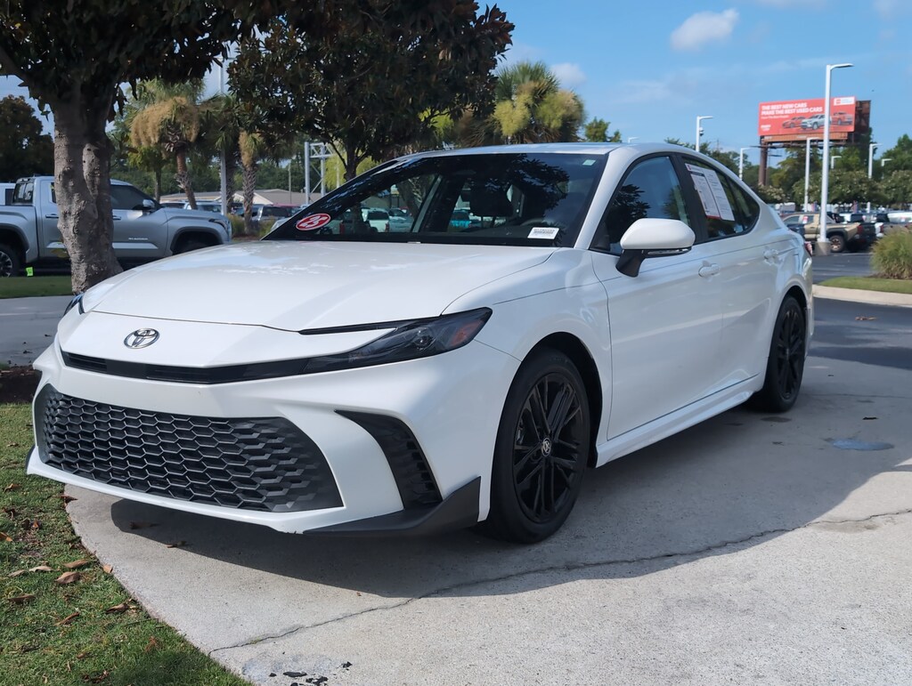 Certified 2025 Toyota Camry SE Sedan