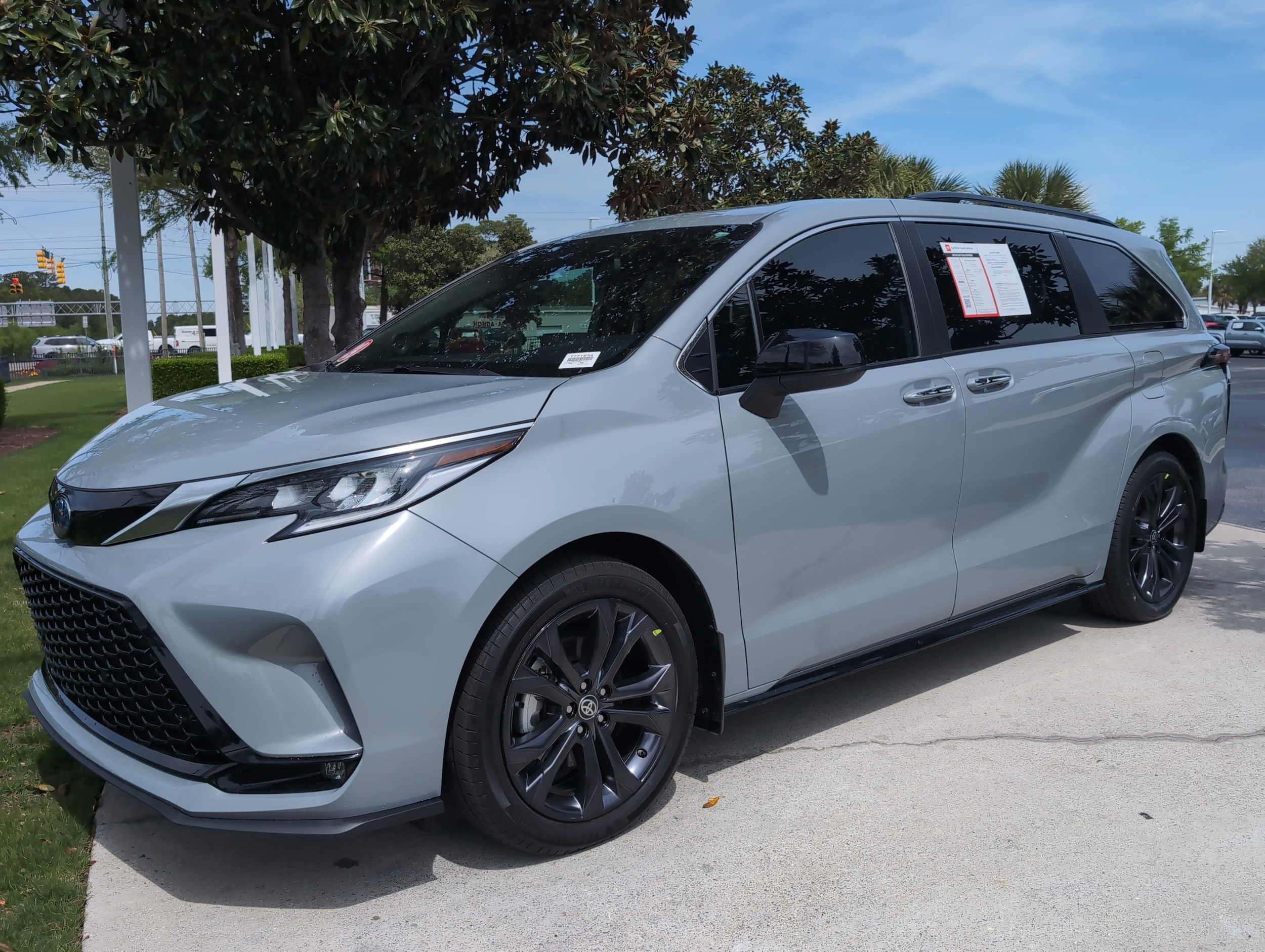 2024 Toyota Sienna XSE photo 4