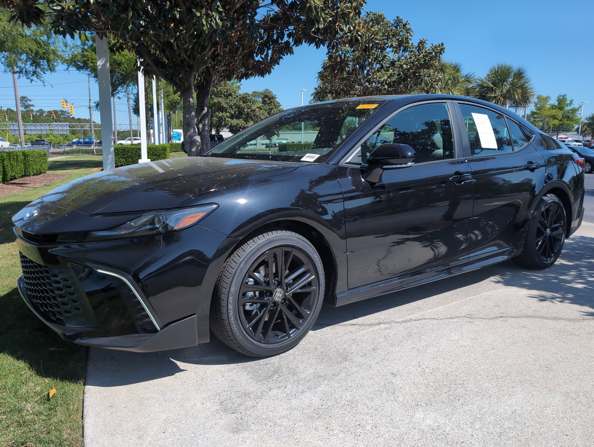 2026 Toyota Camry SE photo 5