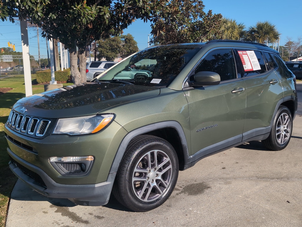 Used 2020 Jeep Compass Latitude w/Sun/Safety Pkg SUV