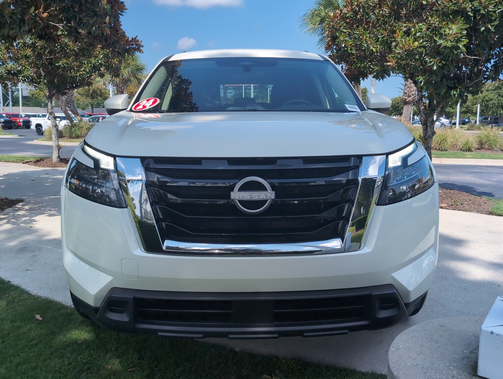 Used 2024 Nissan Pathfinder SV SUV