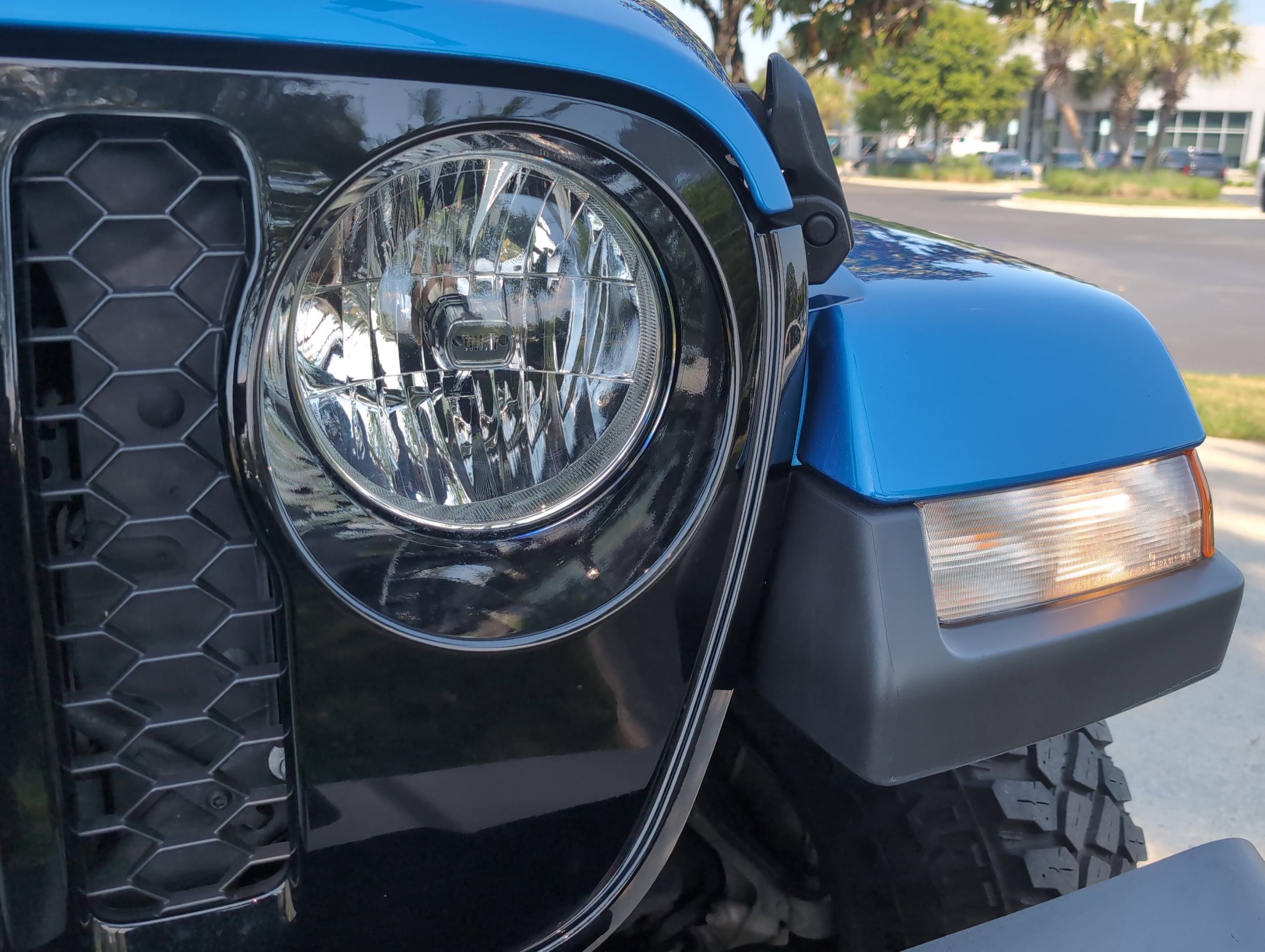 2023 Jeep Gladiator Willys photo 4