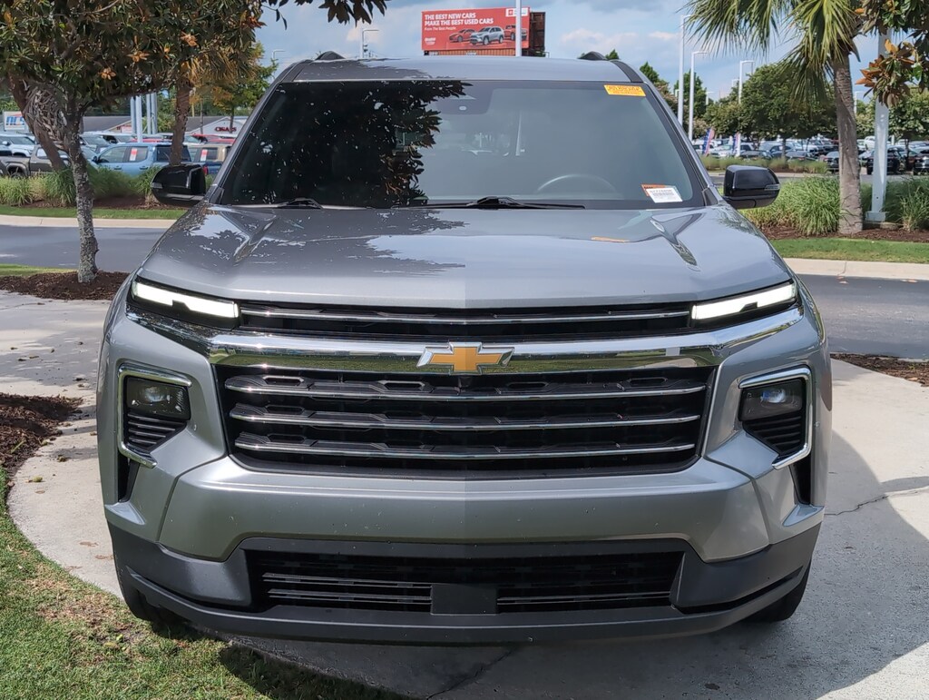 Used 2025 Chevrolet Traverse AWD LT SUV