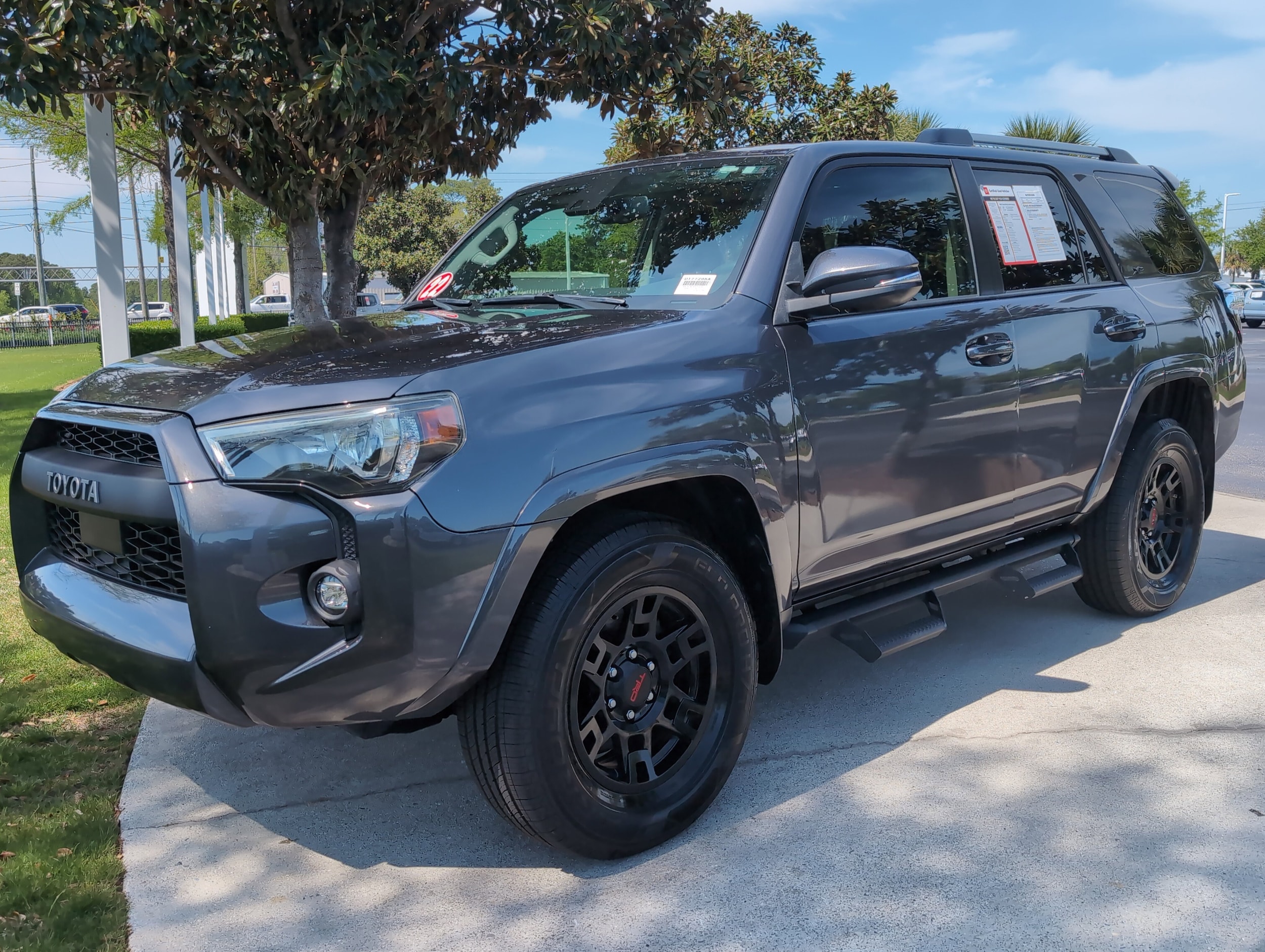 2022 Toyota 4Runner SR5 Premium photo 4