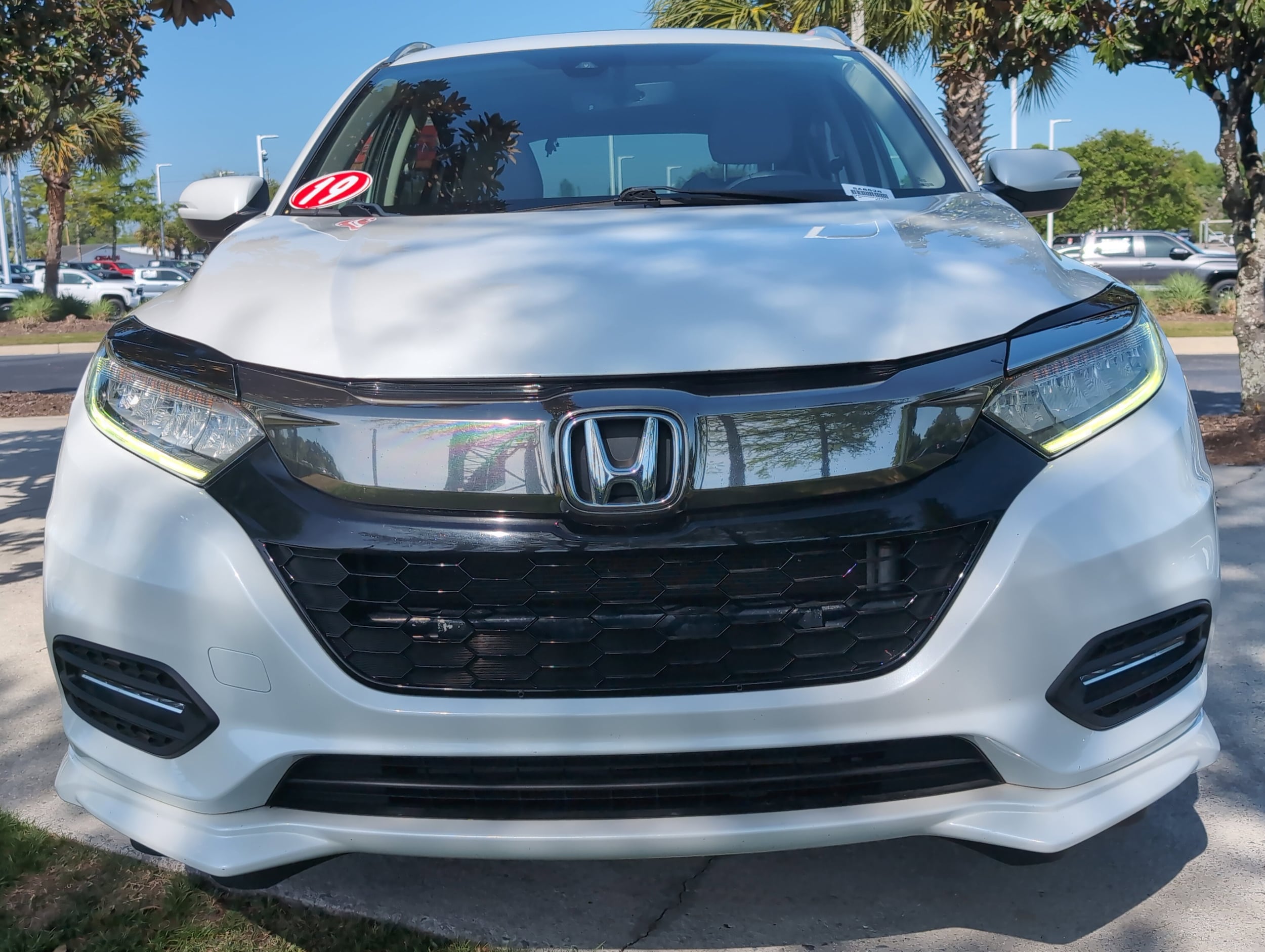 2019 Honda HR-V Touring photo 2