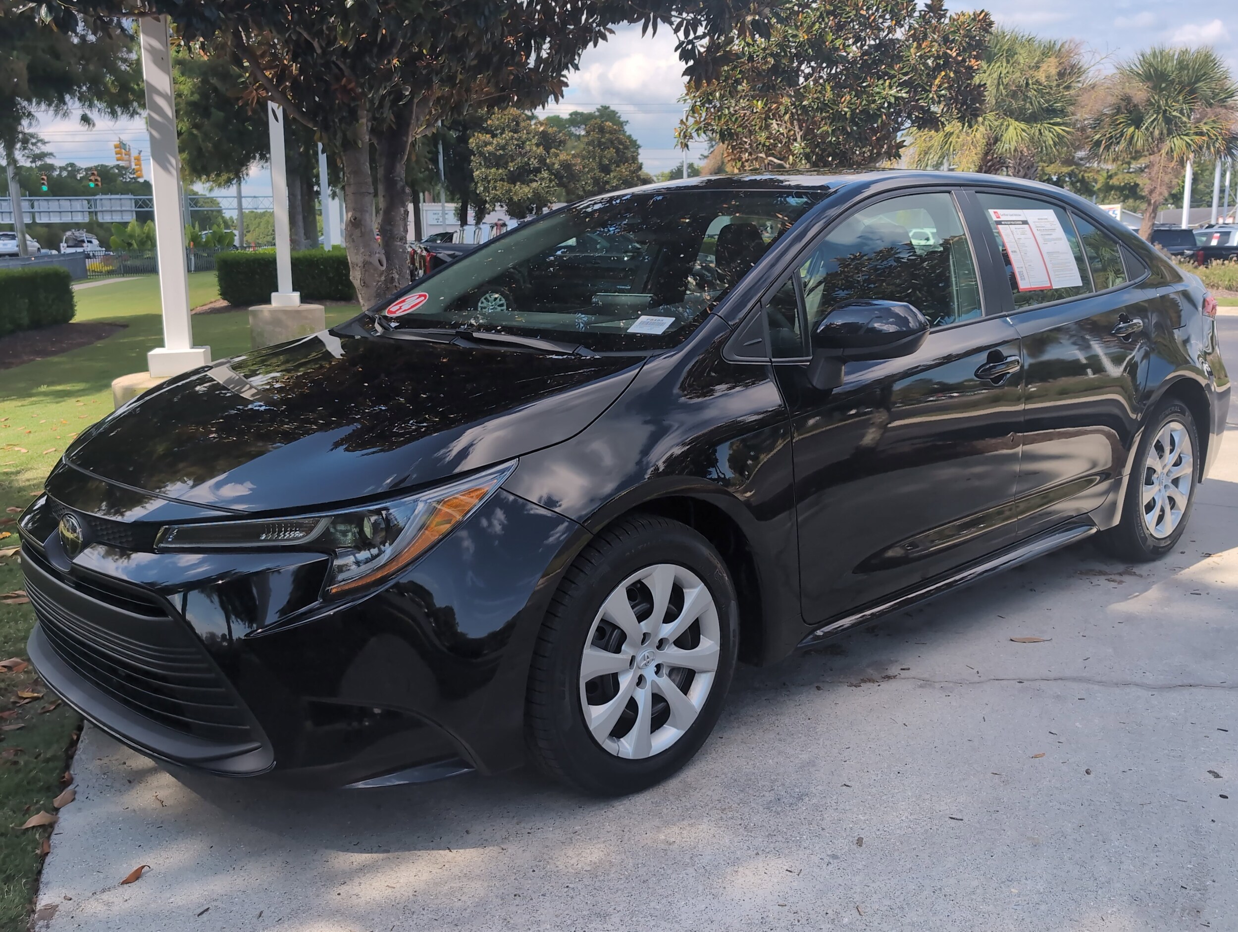 2024 Toyota Corolla LE photo 3