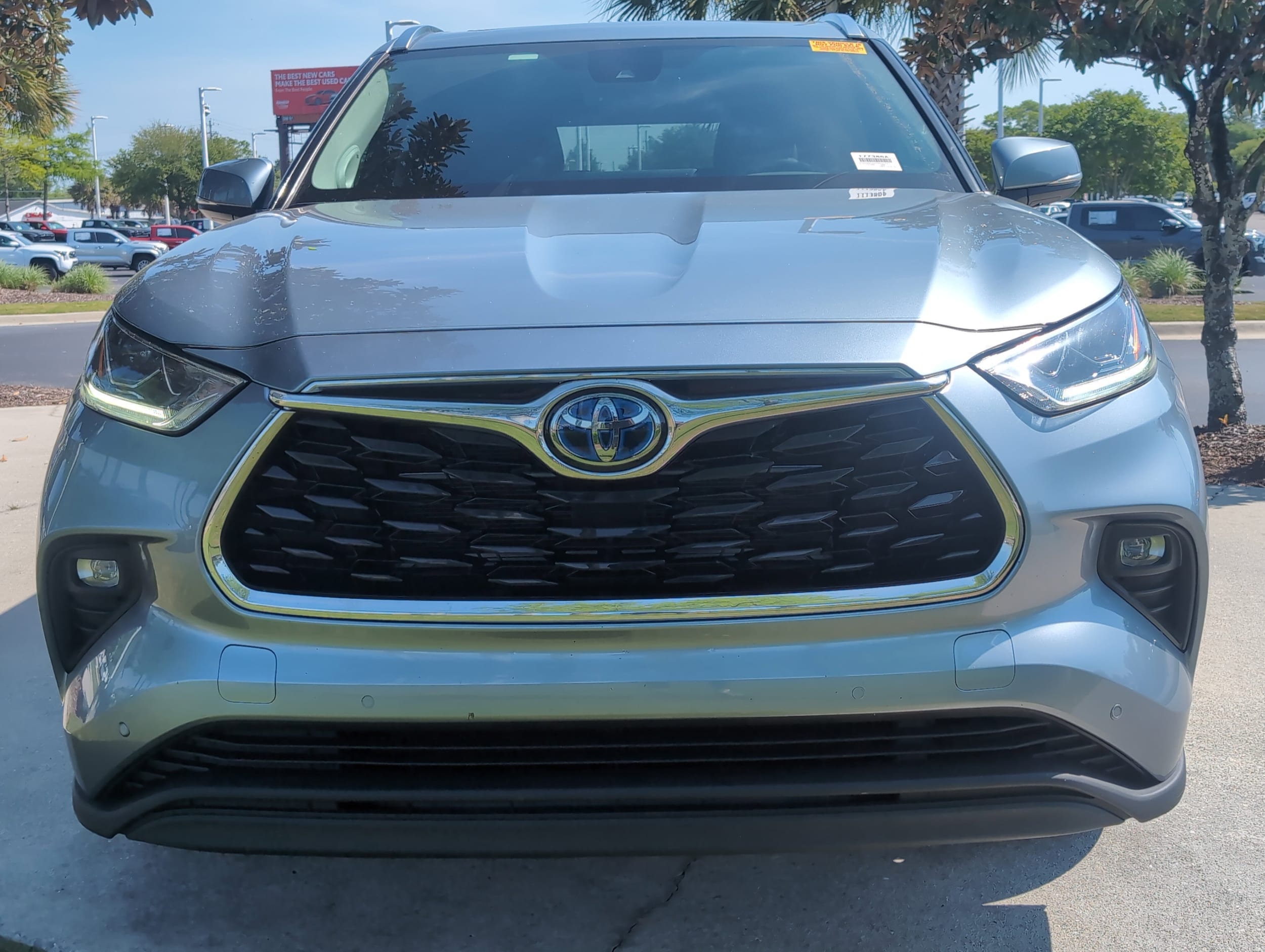 2023 Toyota Highlander Hybrid Limited photo 2