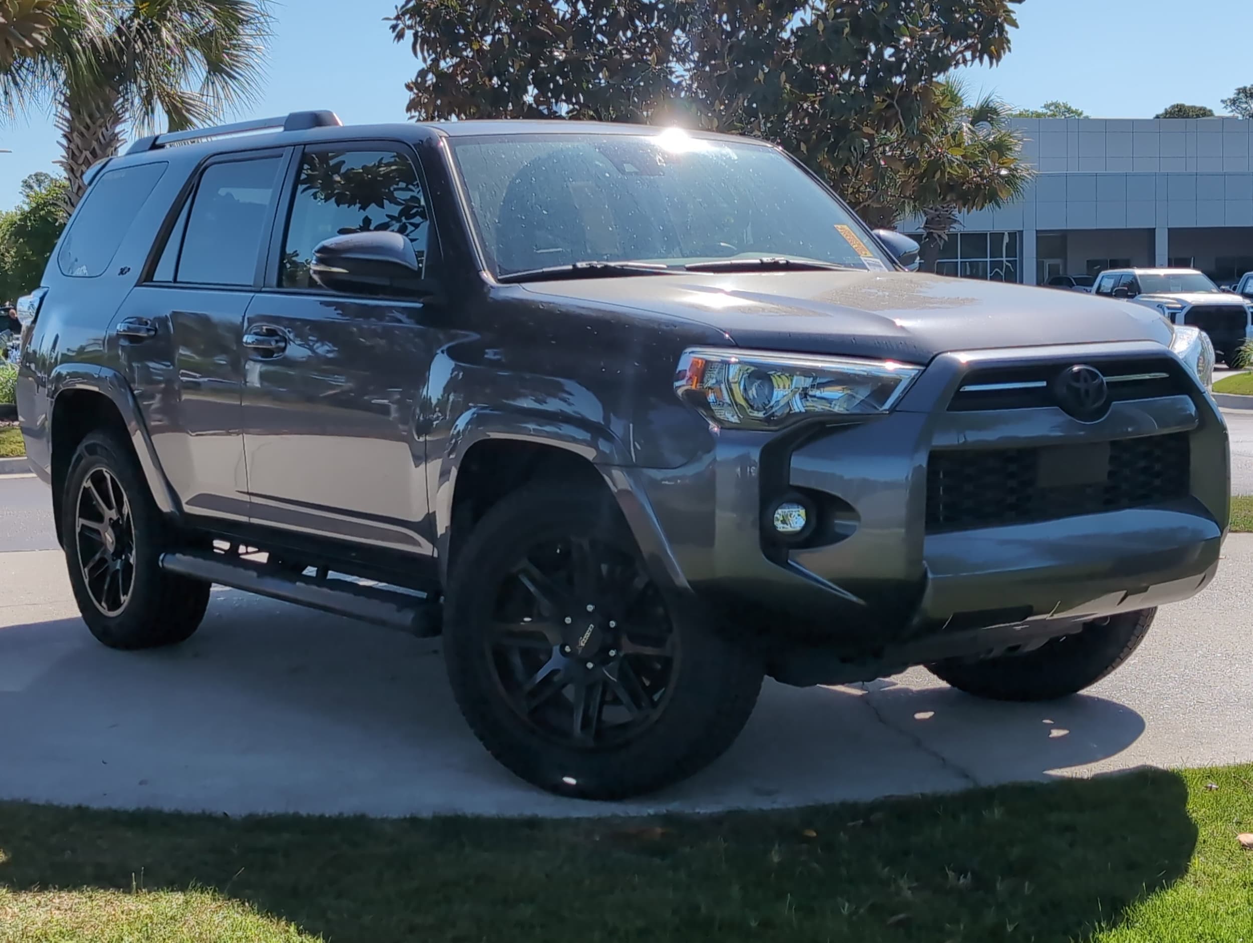 2021 Toyota 4Runner SR5 Premium photo 2
