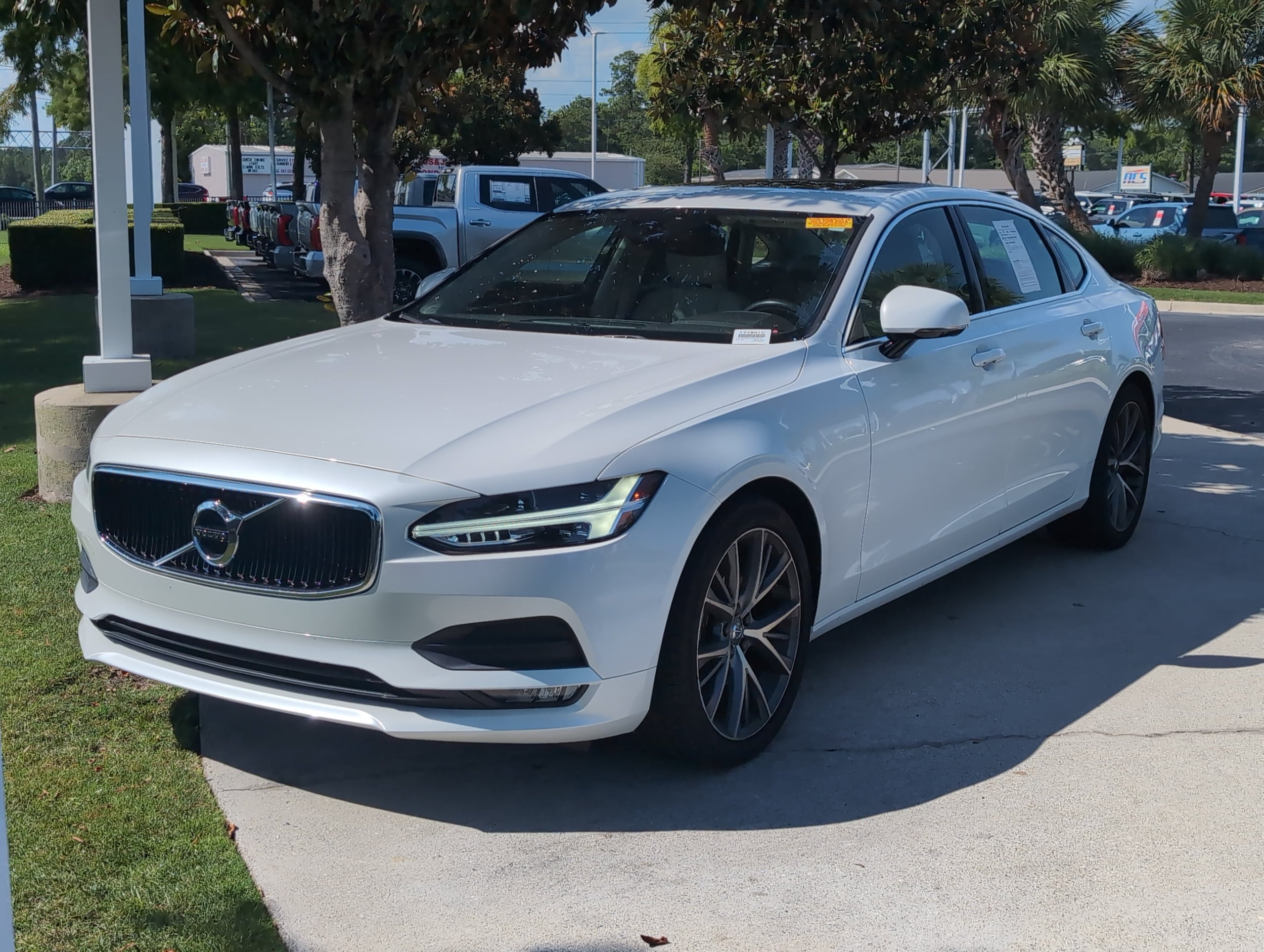 Volvo S90 Momentum