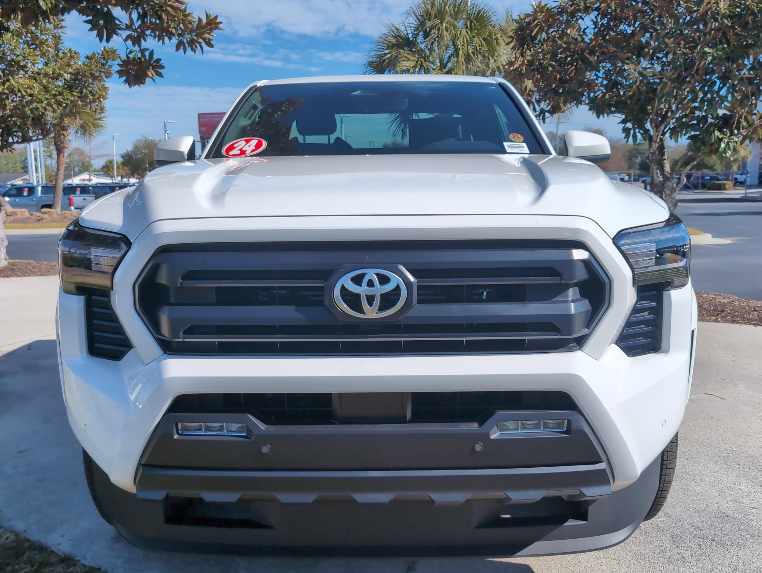 2024 Toyota Tacoma 4WD SR5 photo 2