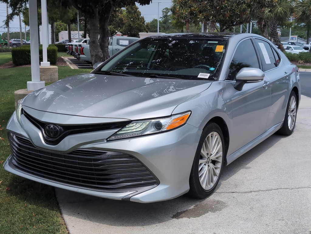 Used 2020 Toyota Camry XLE Sedan