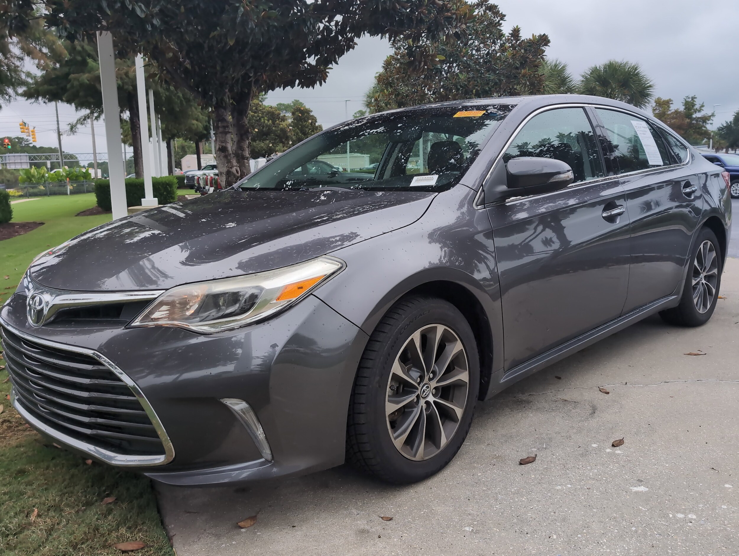 2016 Toyota Avalon photo 3