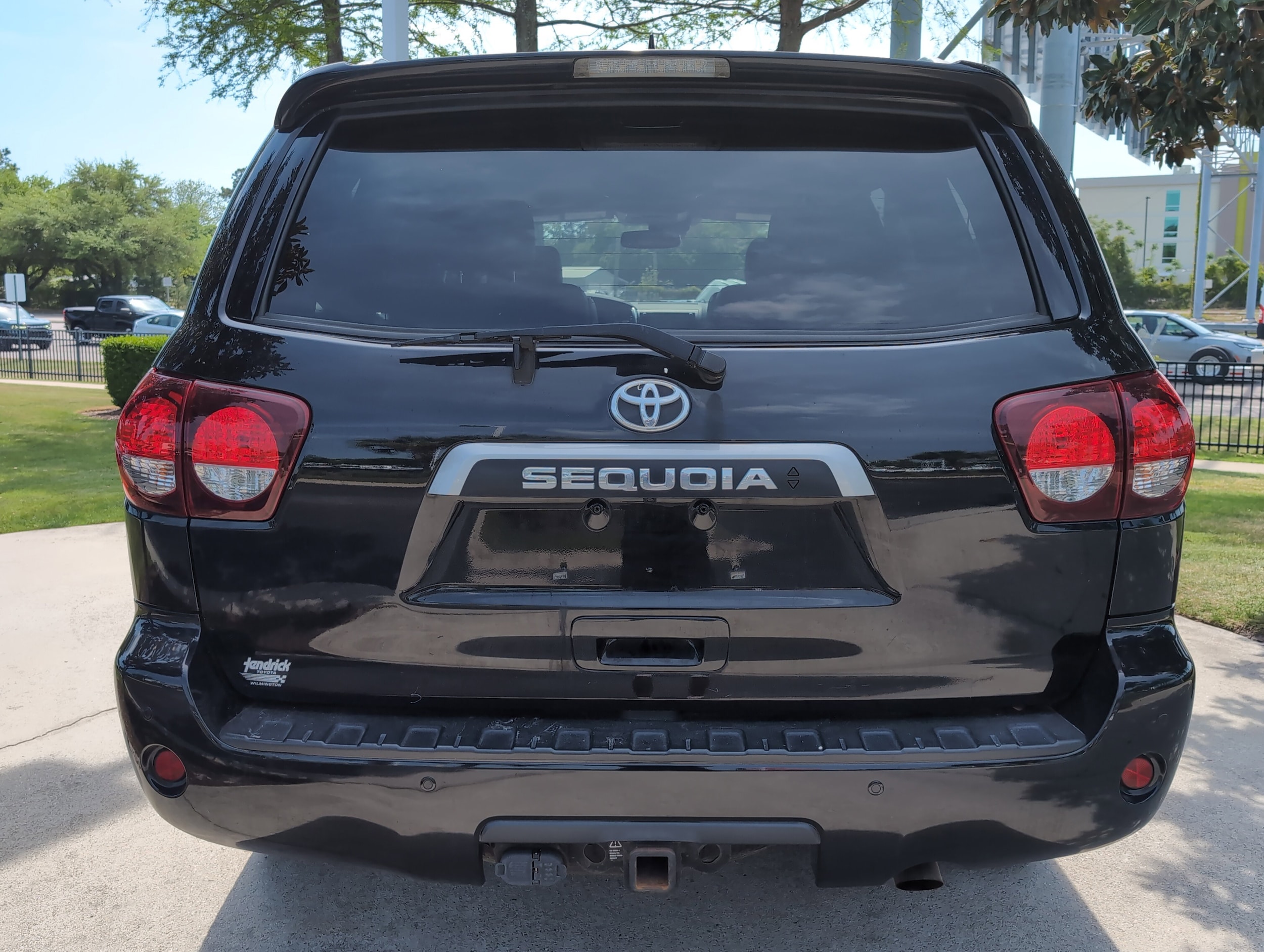 2020 Toyota Sequoia Platinum photo 3