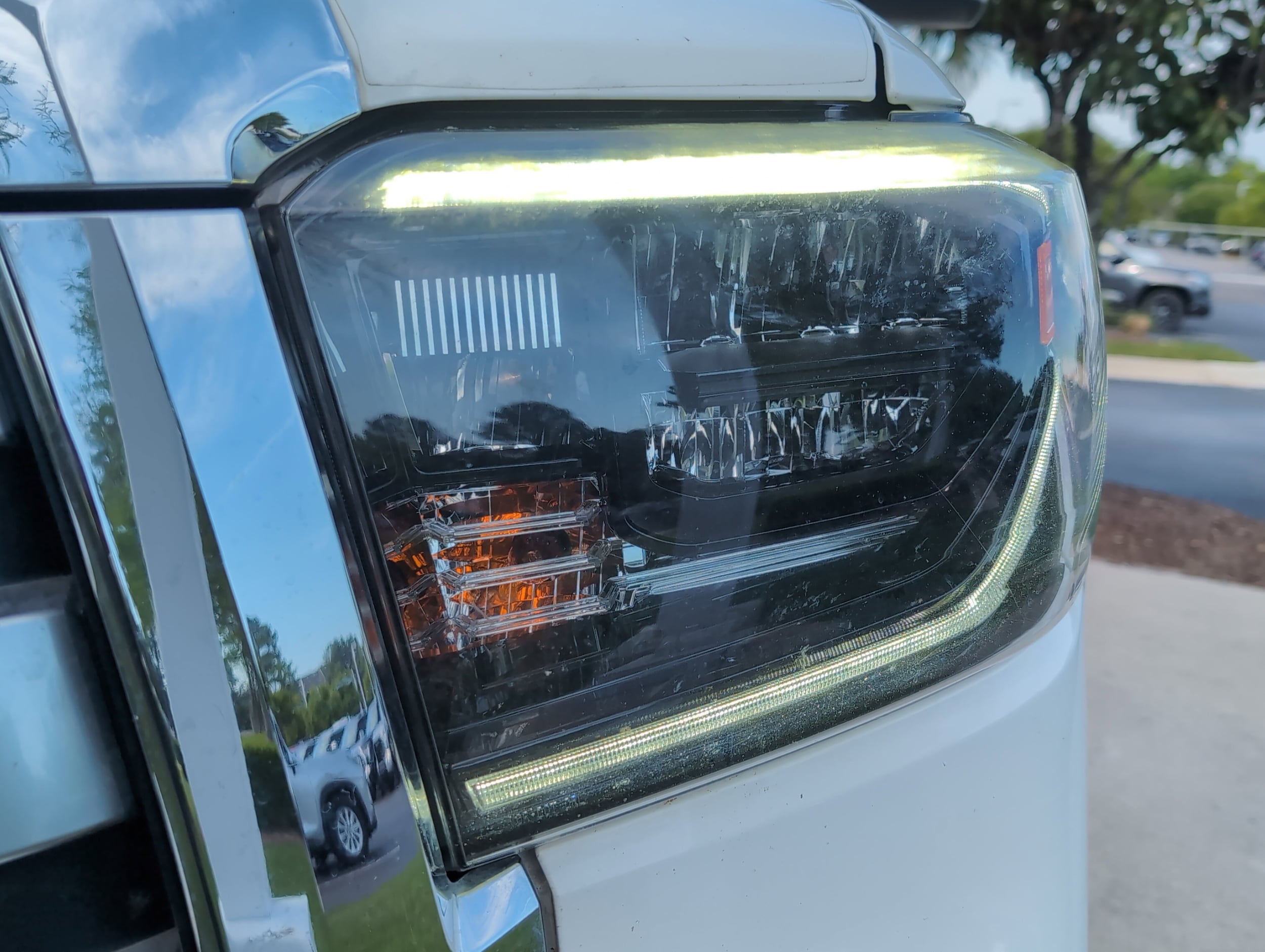 2019 Toyota Tundra 4WD Limited photo 6