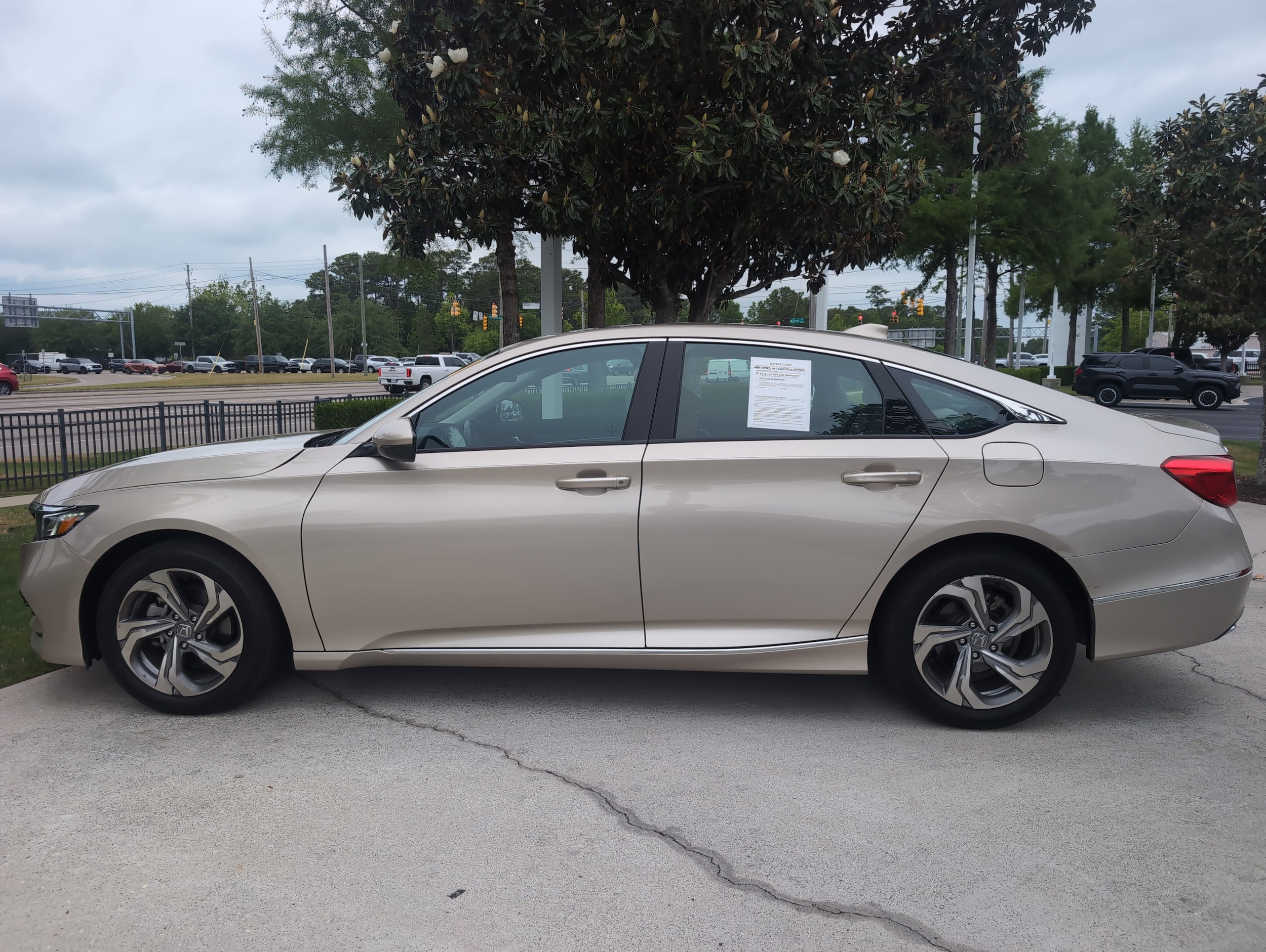 2018 Honda Accord EX-L 1.5T photo 6