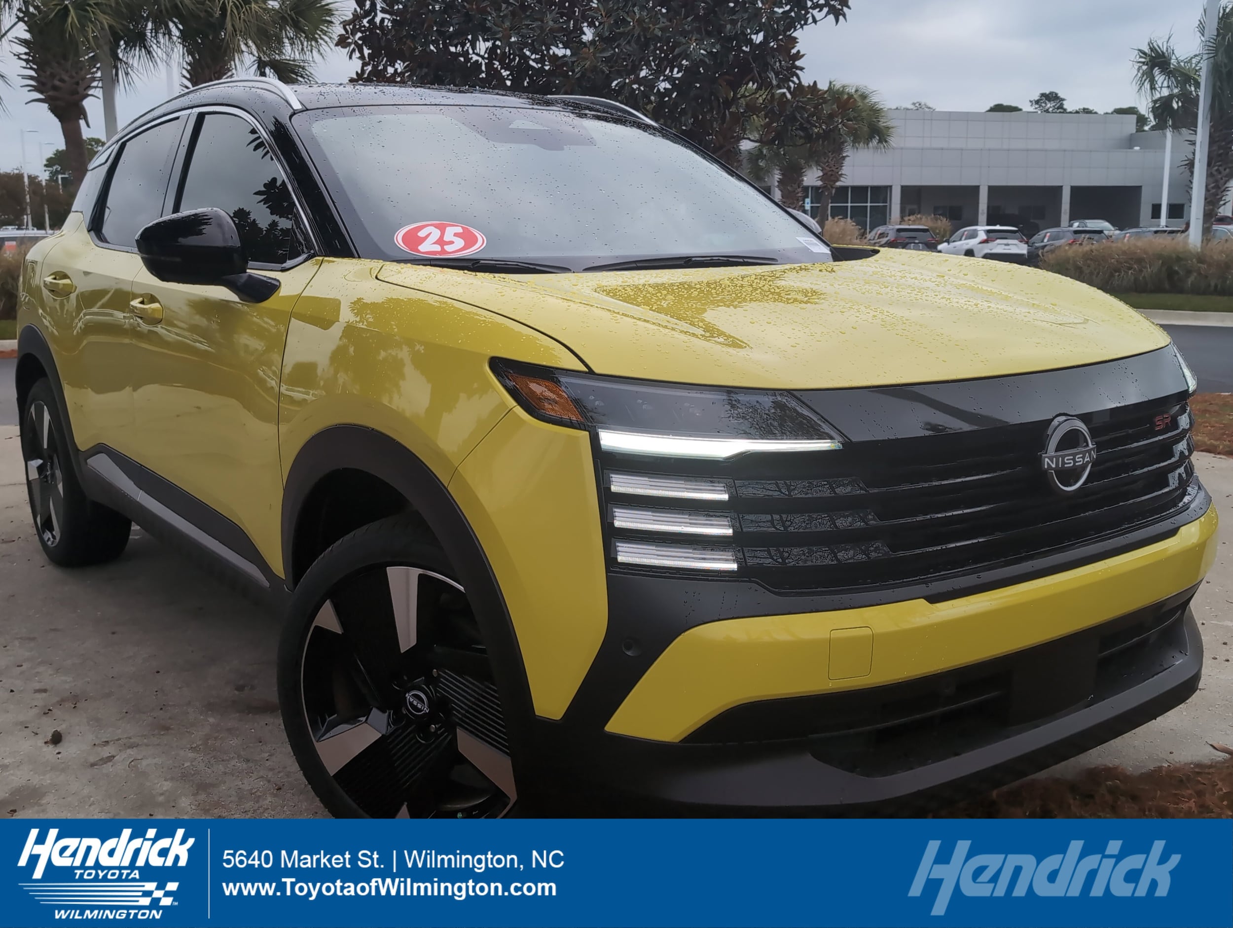 2025 Nissan Kicks SR AWD's photo