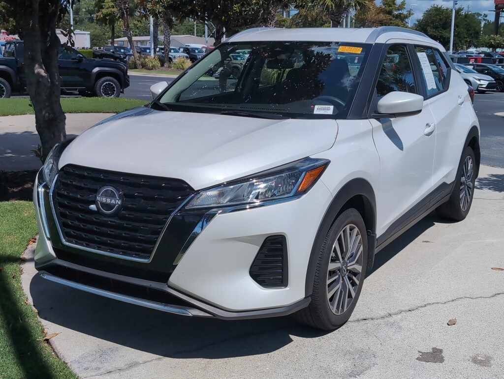 Used 2024 Nissan Kicks SV SUV