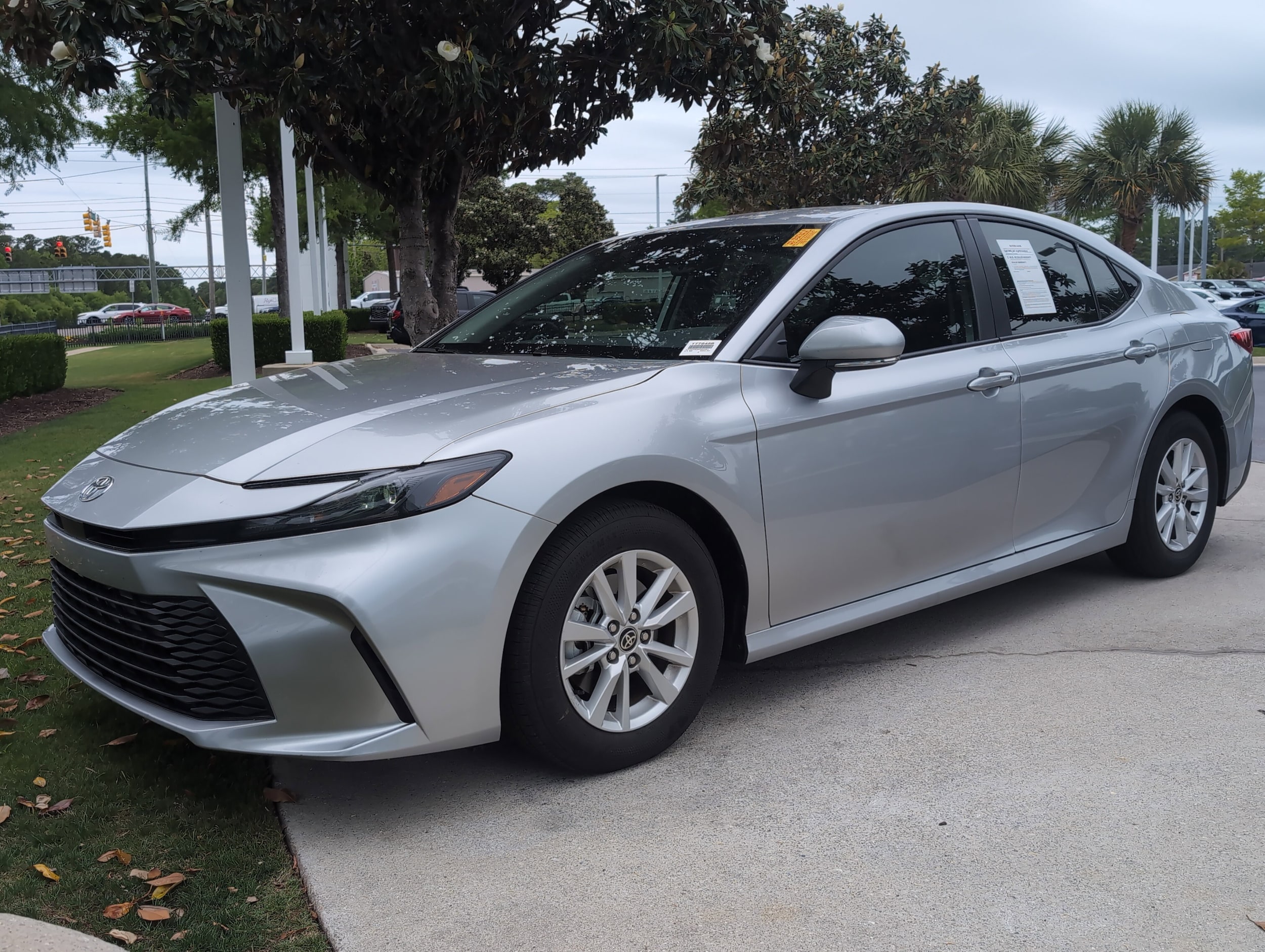 2025 Toyota Camry LE photo 5