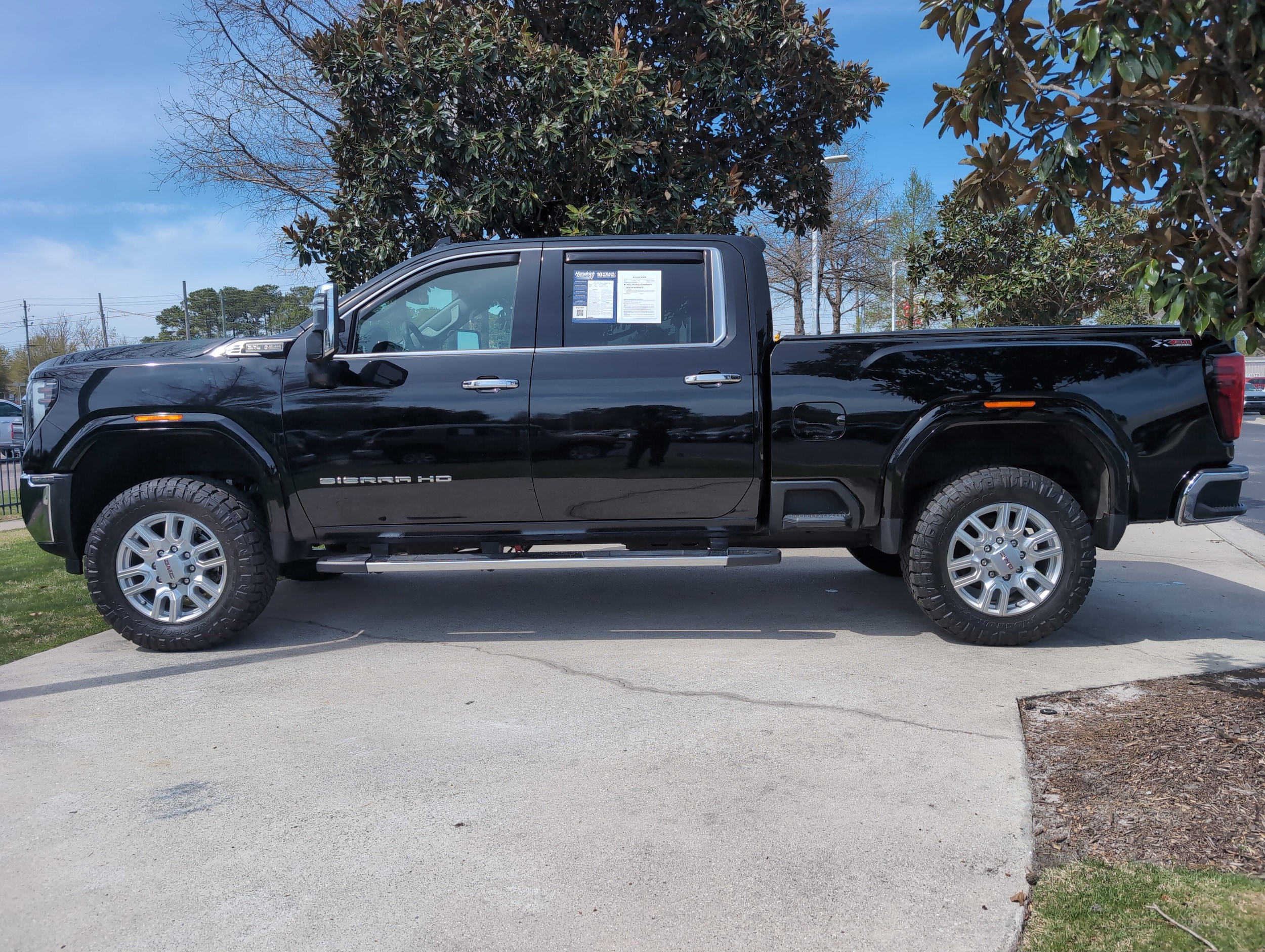 2024 GMC Sierra 2500HD SLT photo 5