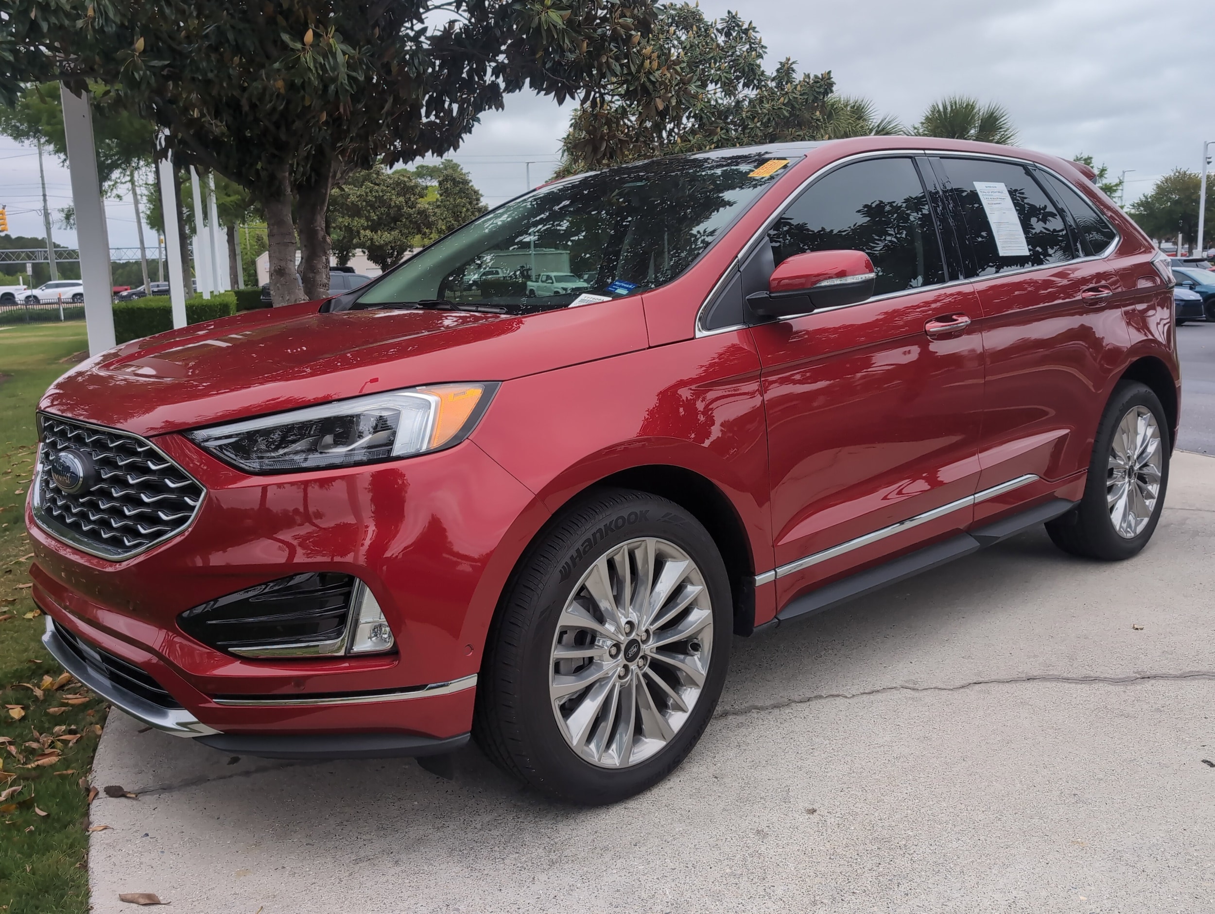 2024 Ford Edge Titanium photo 4