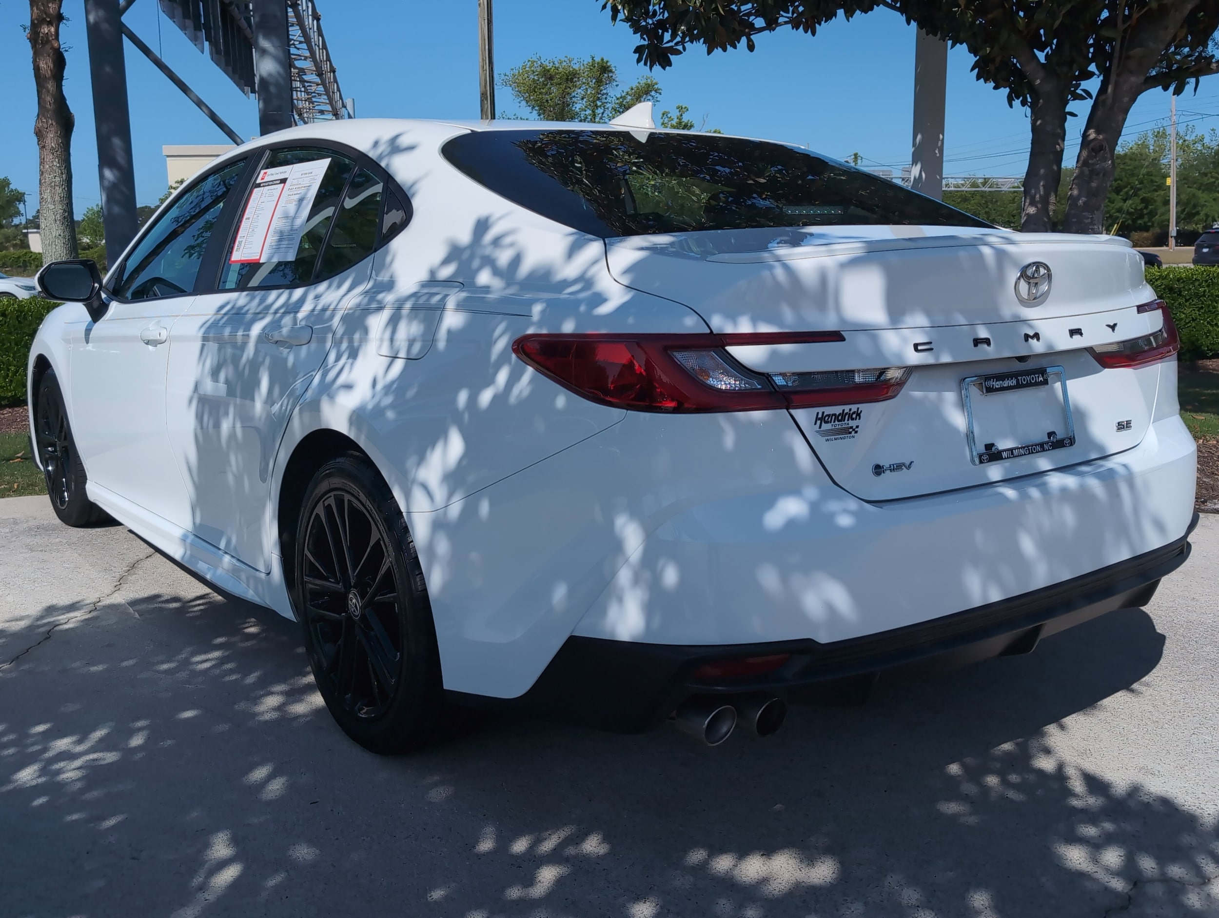 2025 Toyota Camry SE photo 3