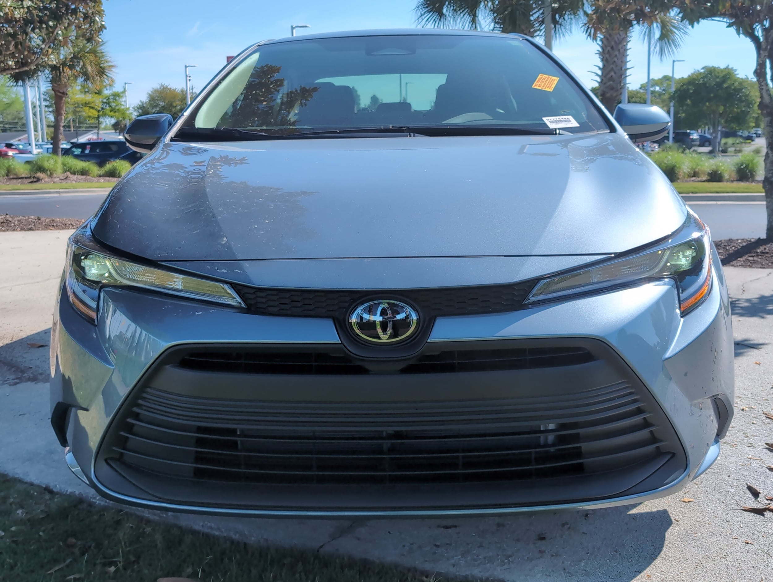 2023 Toyota Corolla LE photo 3