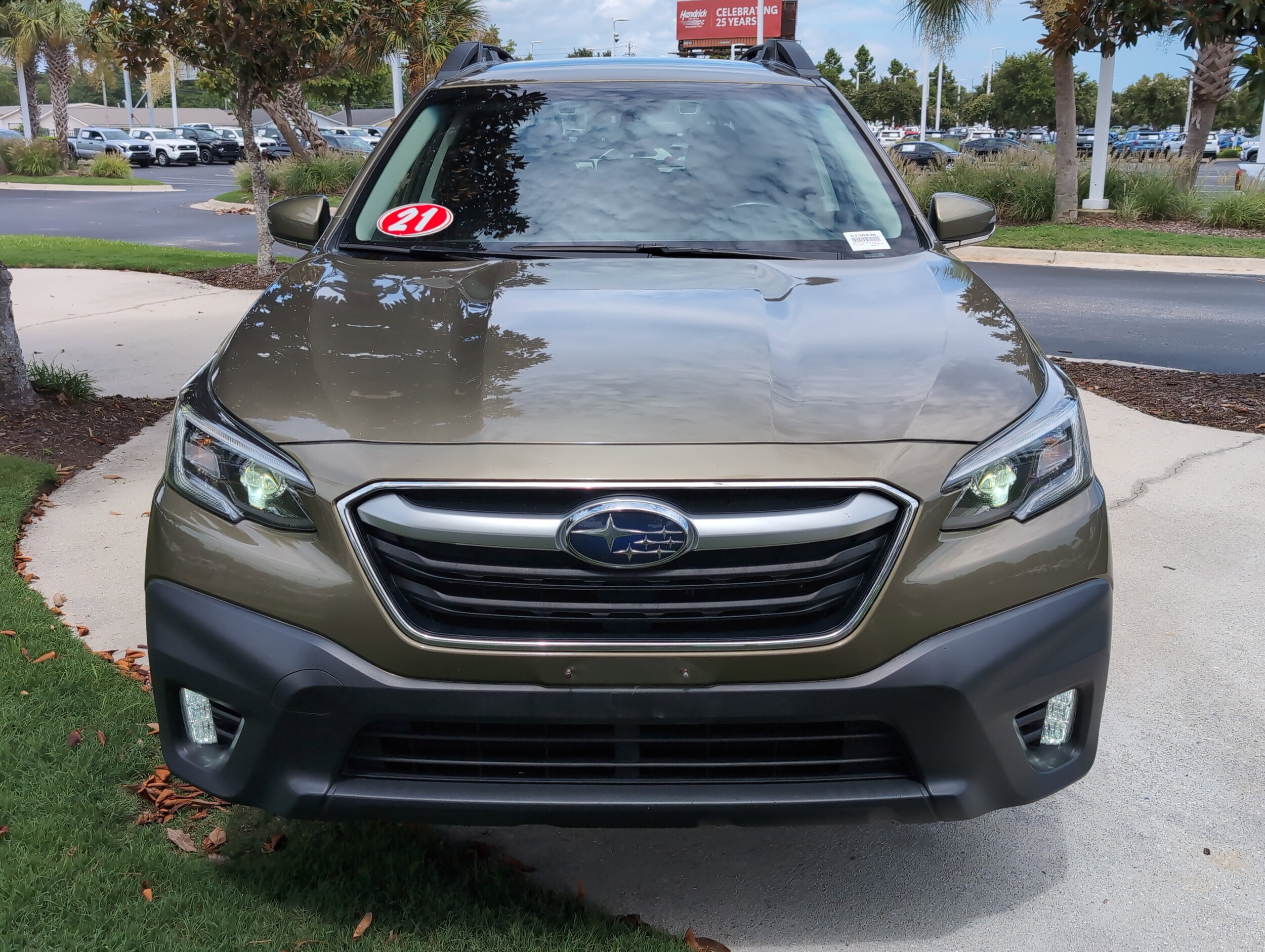 2021 Subaru Outback Premium photo 2