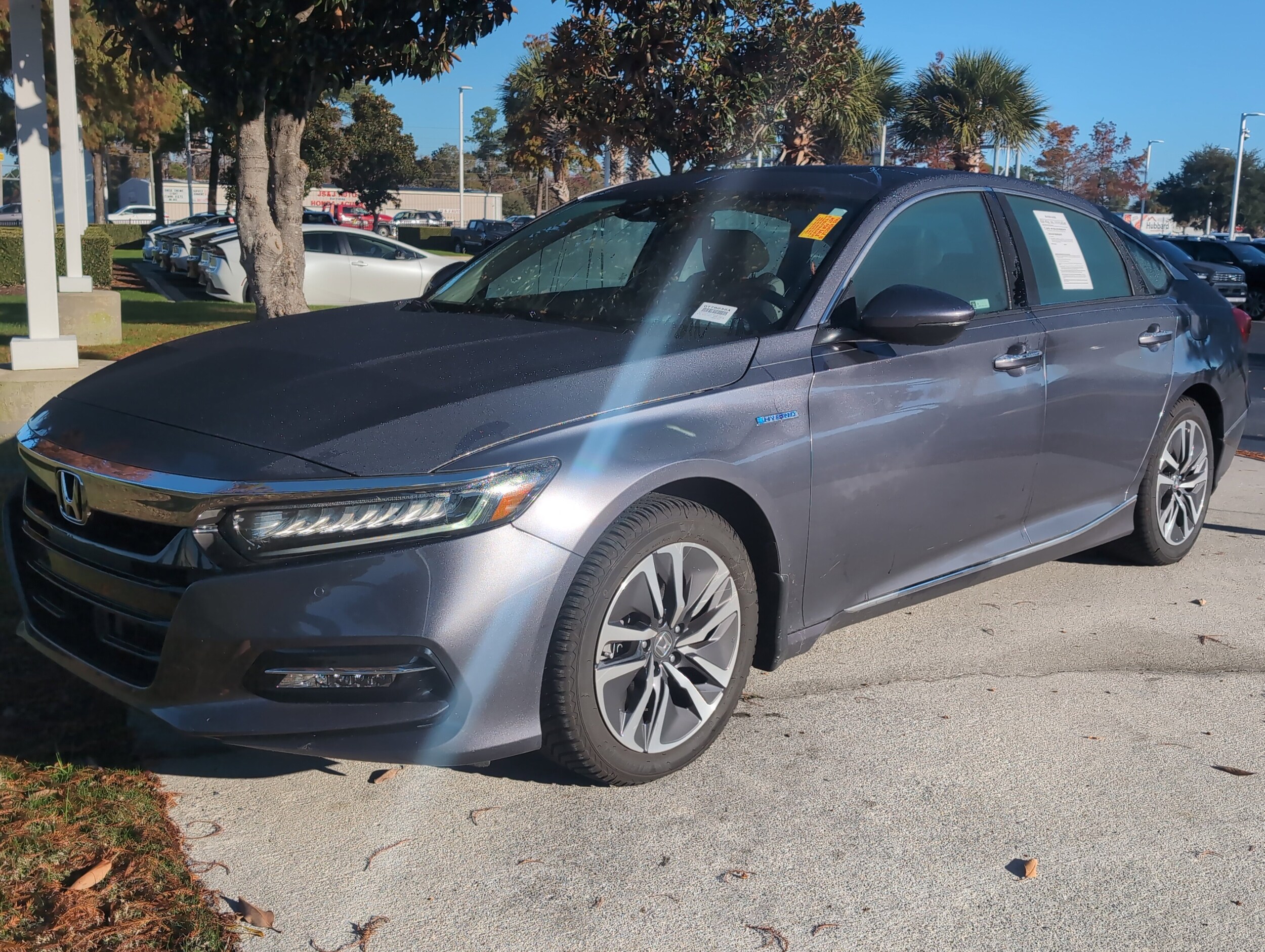 2020 Honda Accord Hybrid Touring photo 3