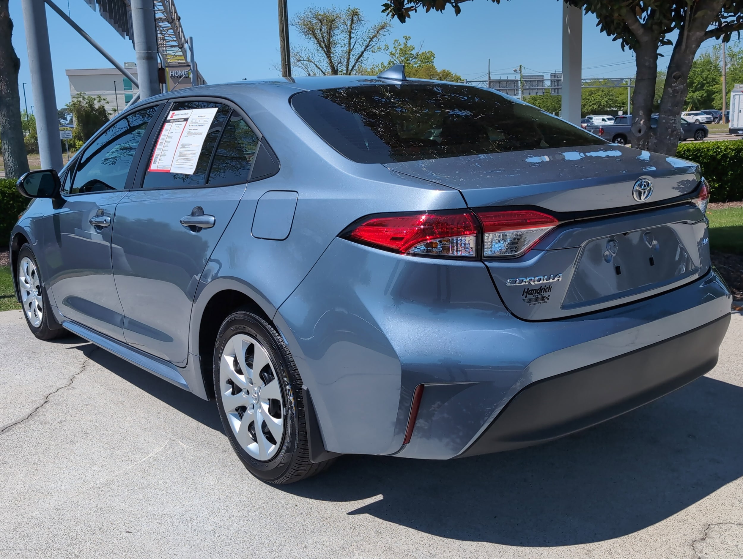 2025 Toyota Corolla LE photo 3