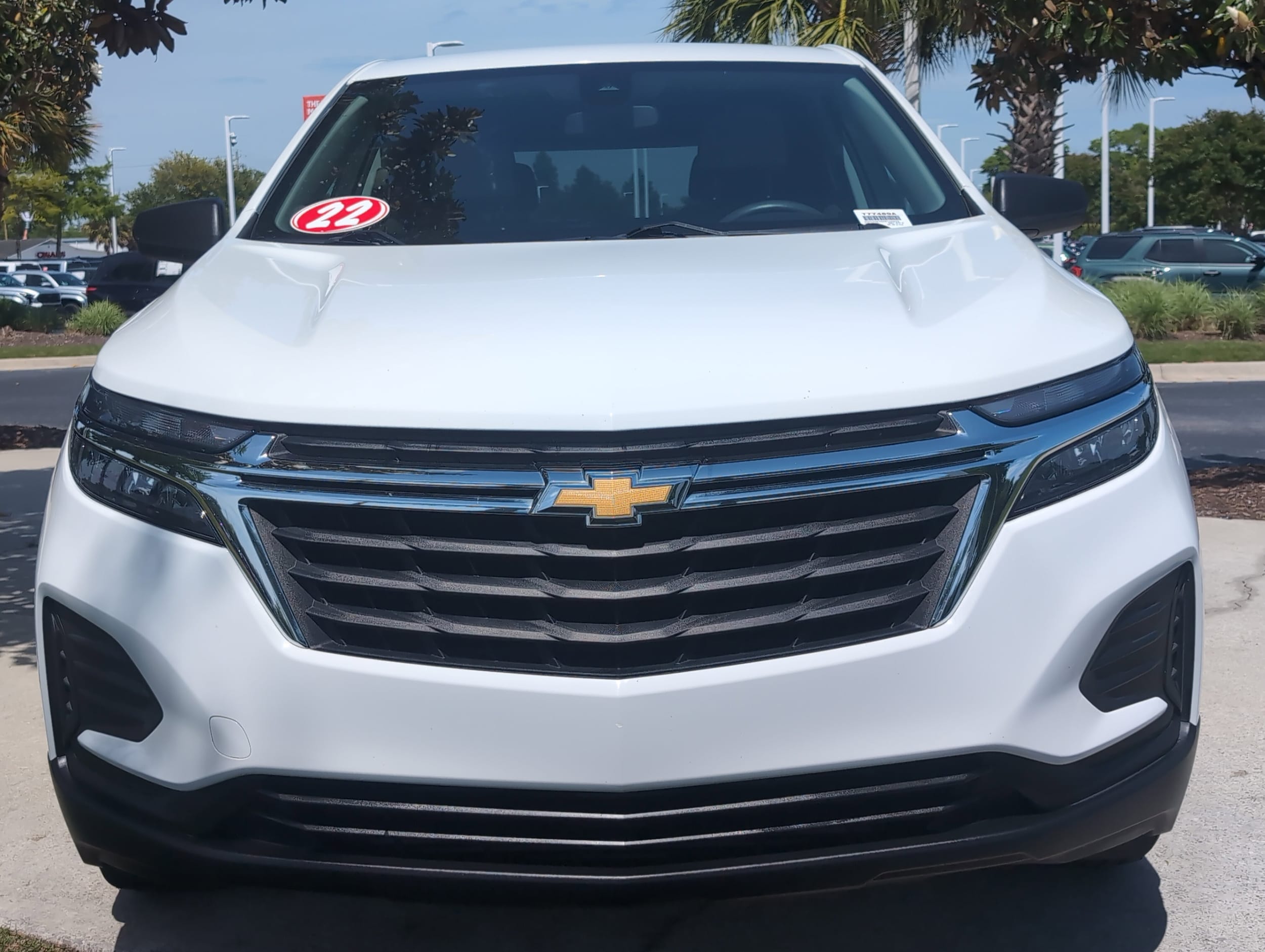 2022 Chevrolet Equinox LS photo 2