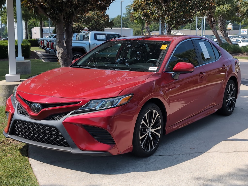 Used 2019 Toyota Camry SE Sedan