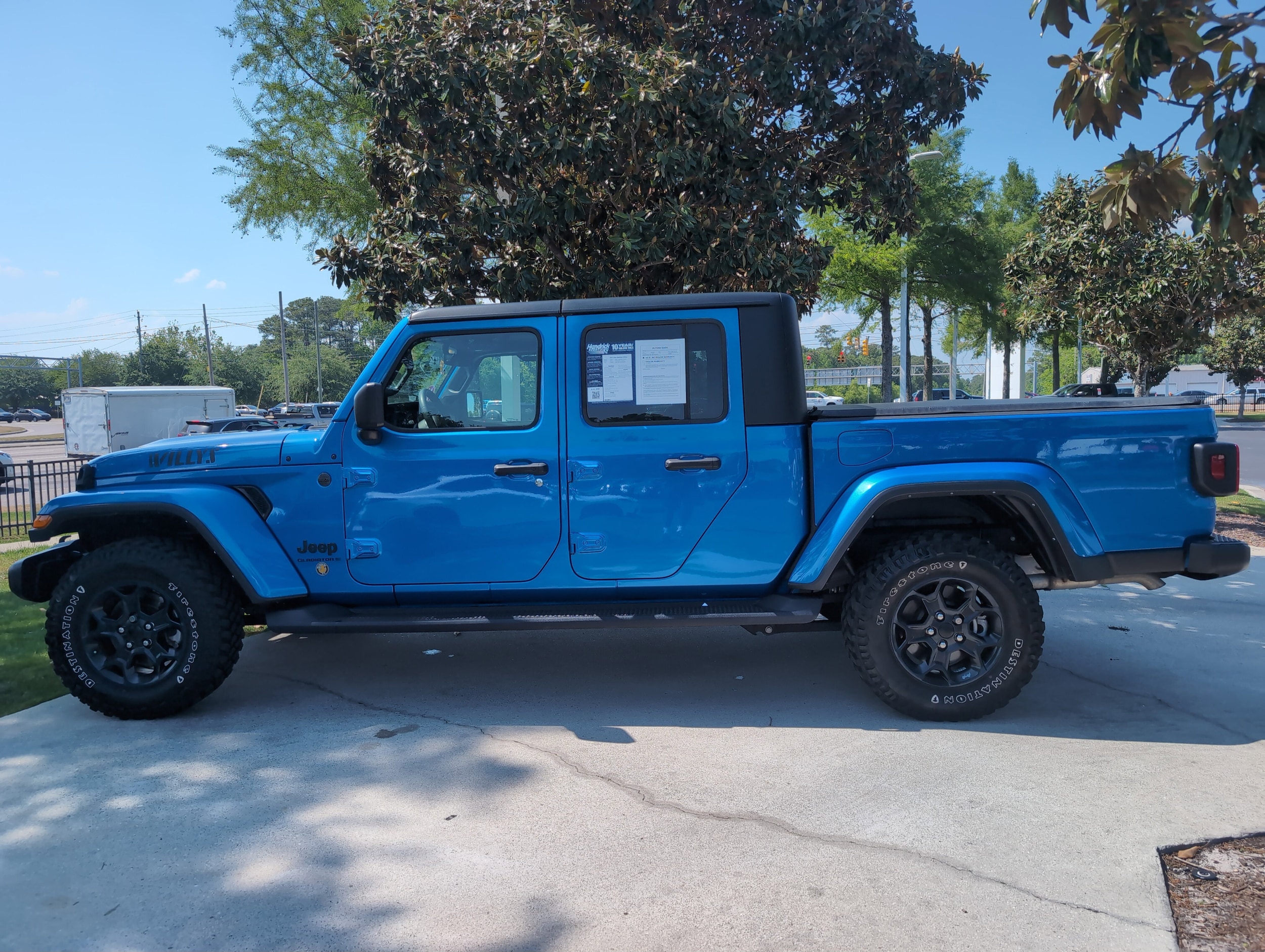 2023 Jeep Gladiator Willys photo 5