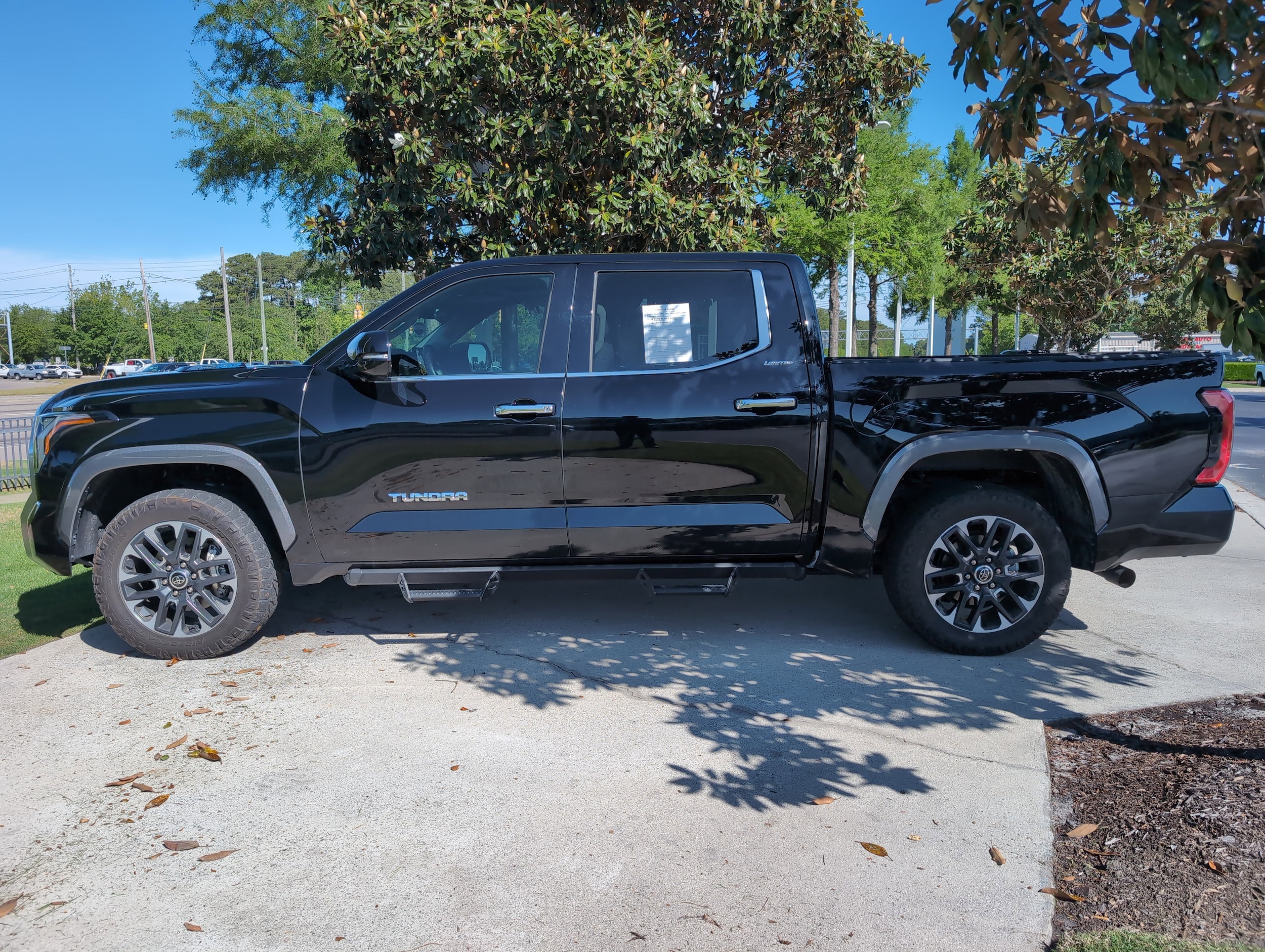 2024 Toyota Tundra 4WD Limited Hybrid photo 6