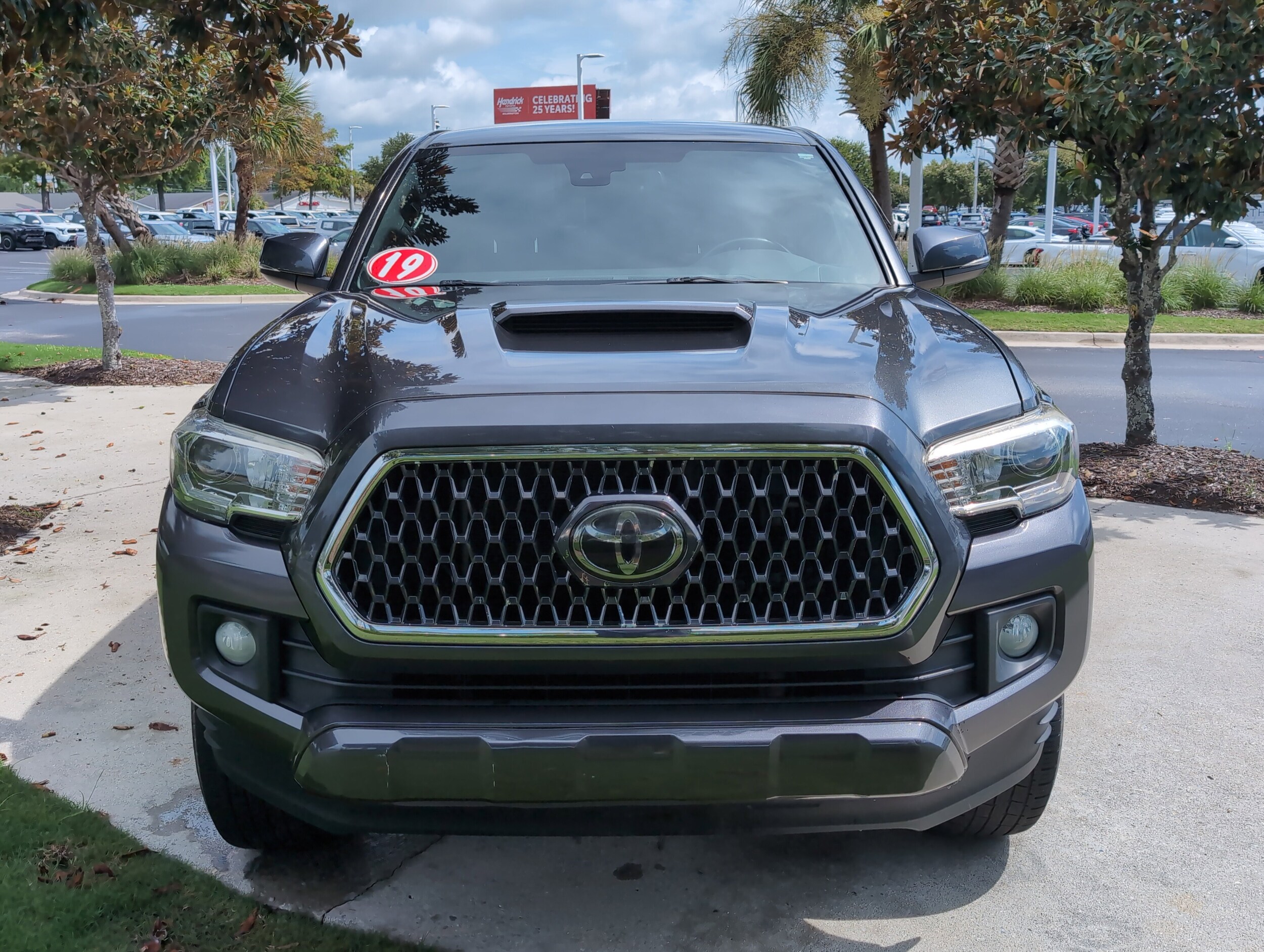 2019 Toyota Tacoma TRD Sport V6 photo 3
