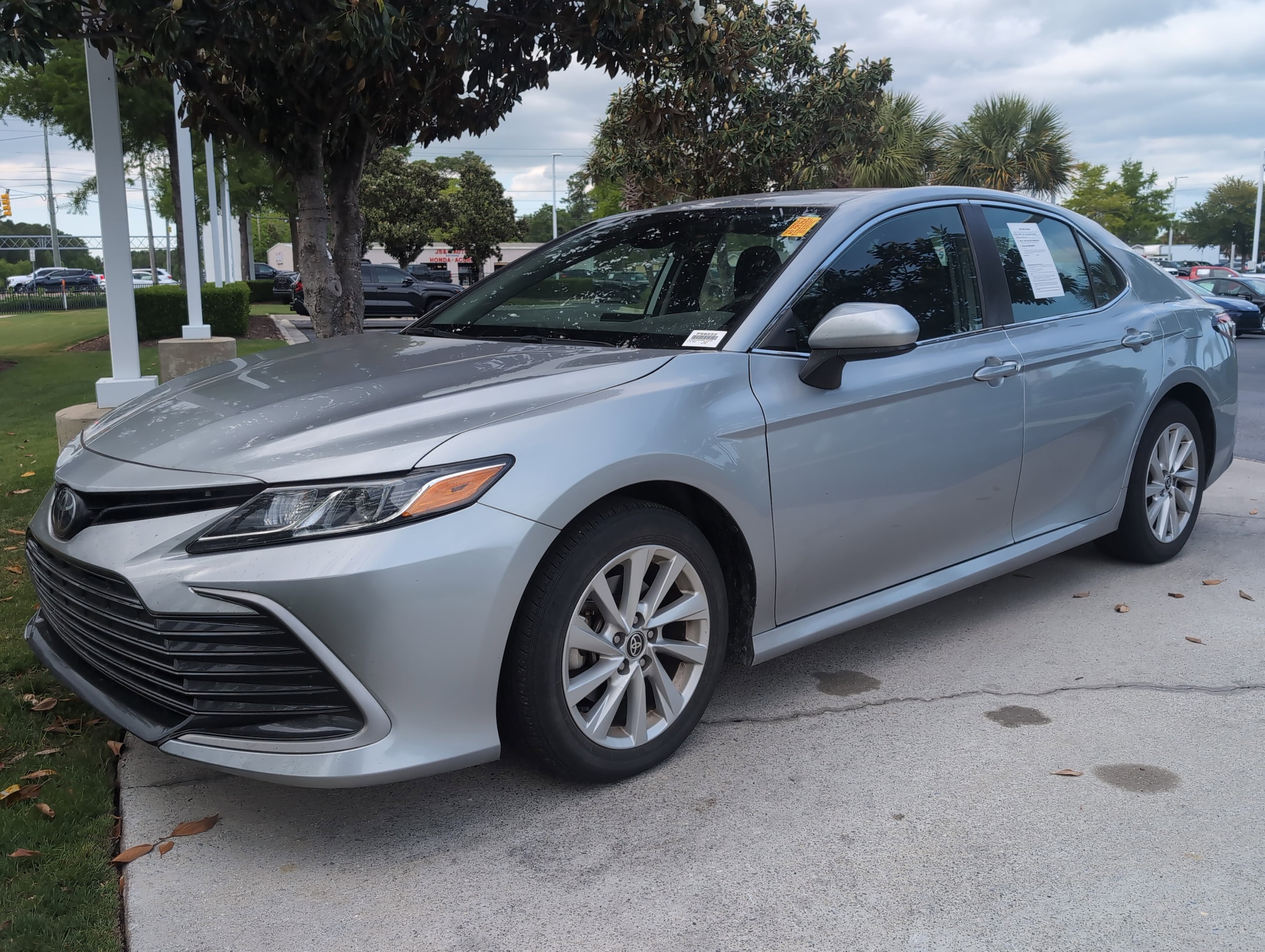 2023 Toyota Camry LE photo 5