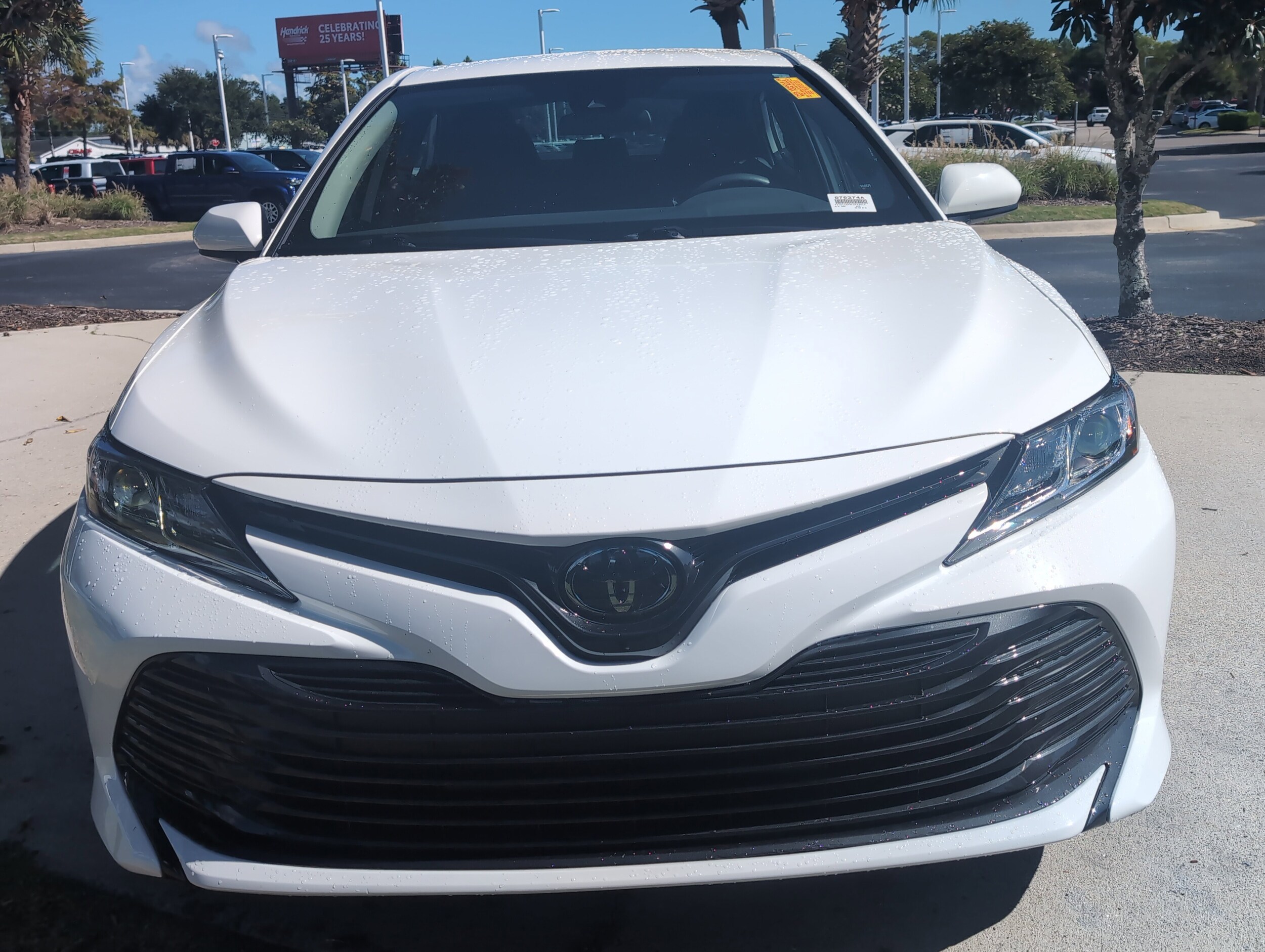 2020 Toyota Camry LE photo 2